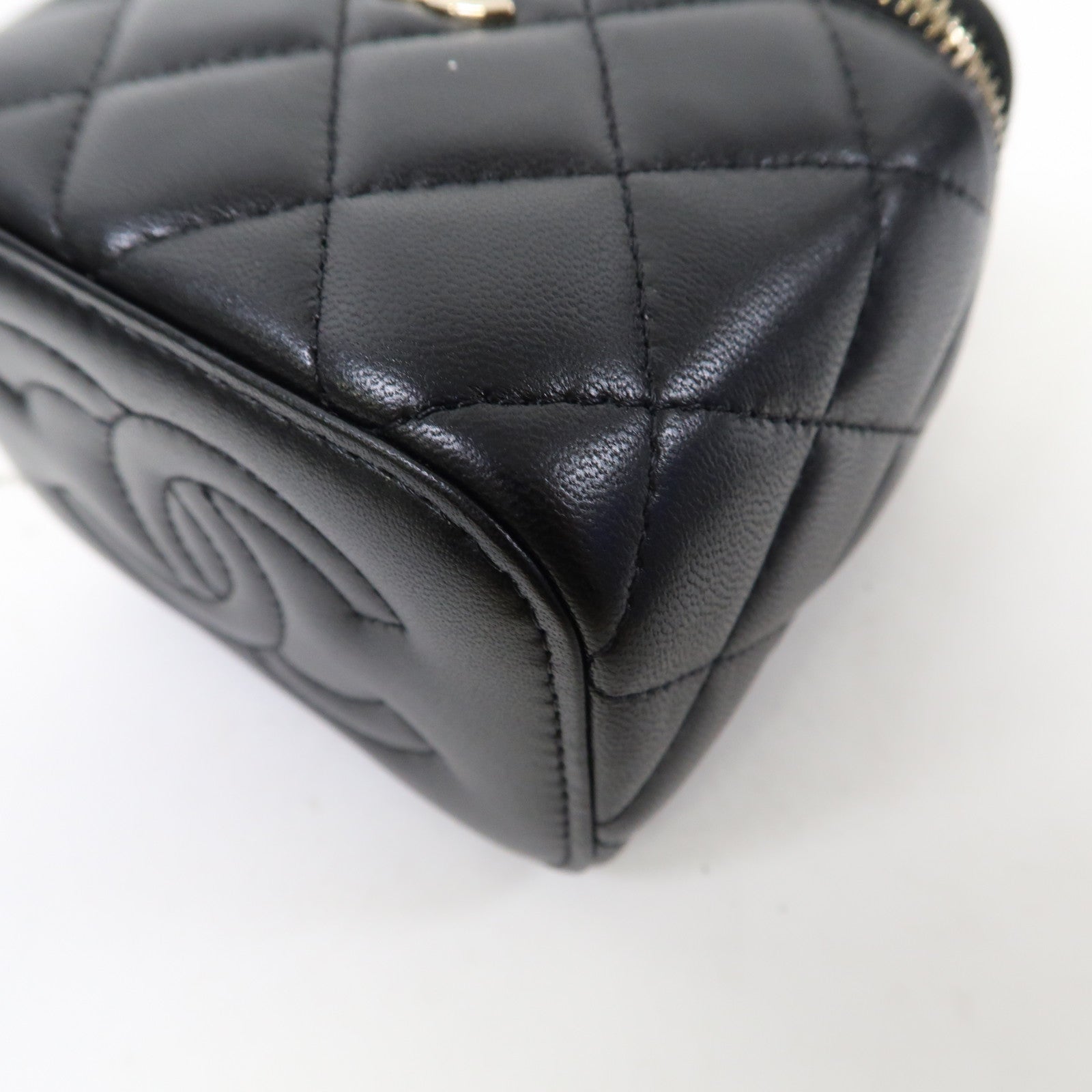CHANEL 菱格羊皮皮革Vanity Case銀扣鏈帶肩背袋黑色