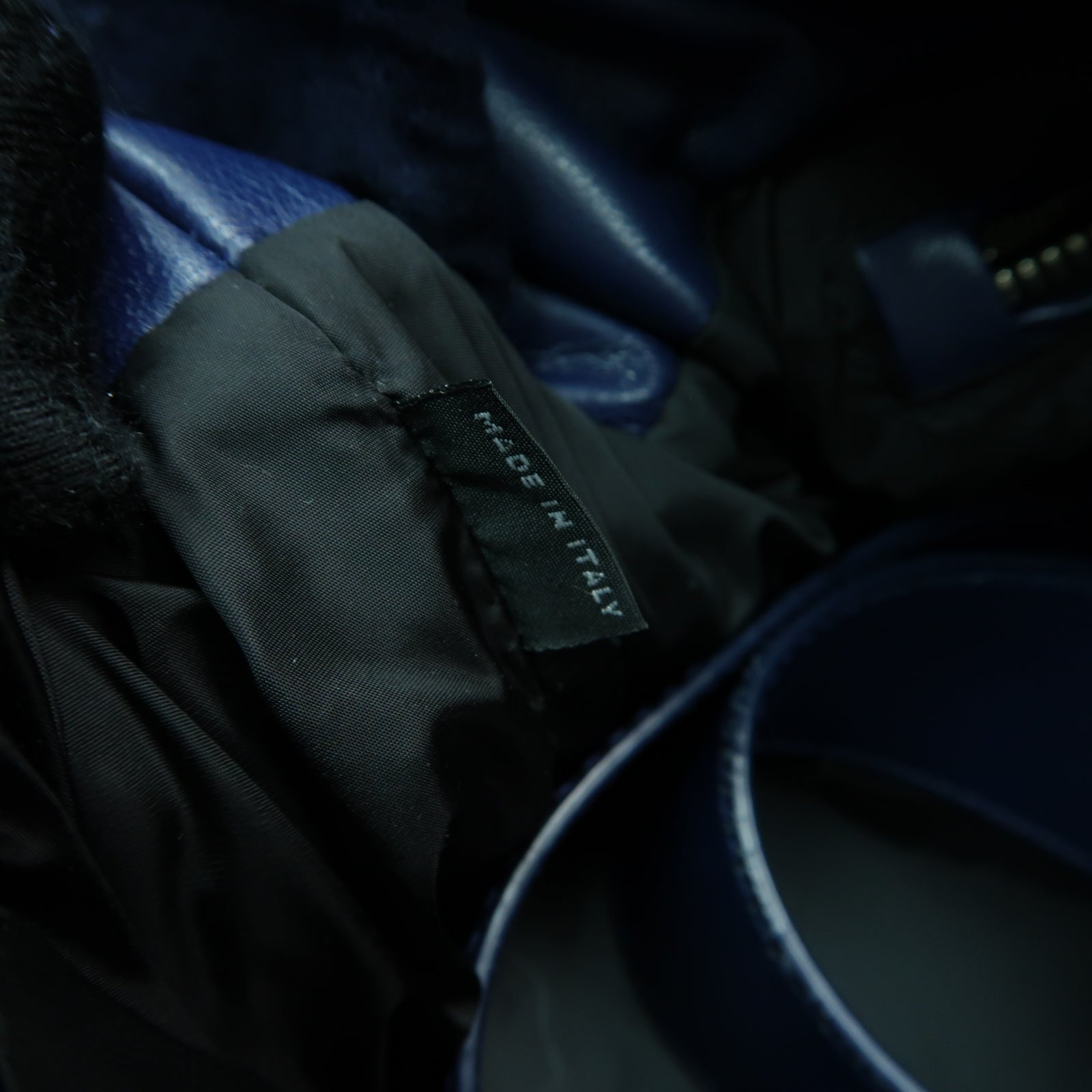 PRADA 羊皮皮革Nappa Bomber銀扣手挽肩背兩用袋深藍色