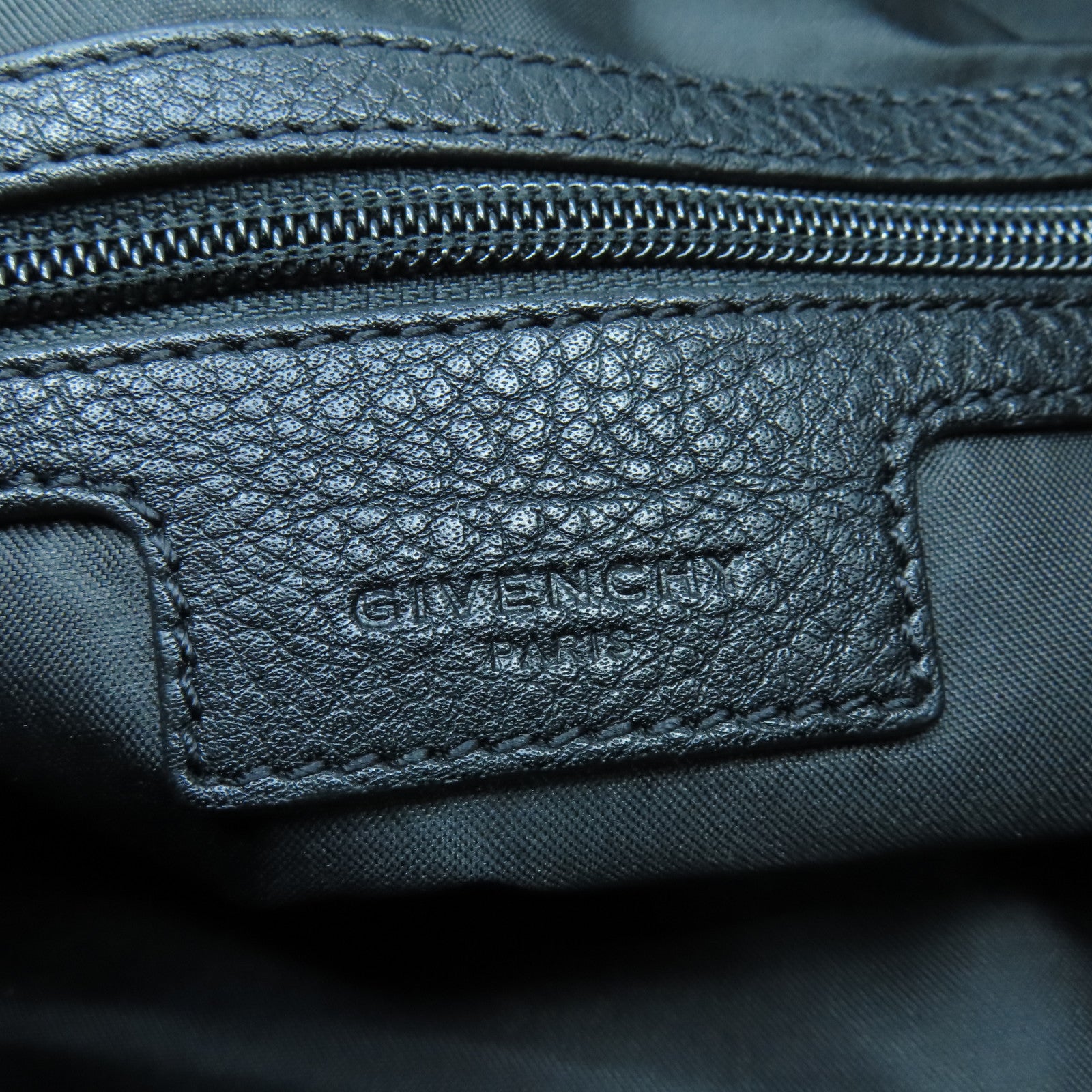 GIVENCHY 【激減優惠】牛皮皮革/尼龍Backpack銀扣背包黑色