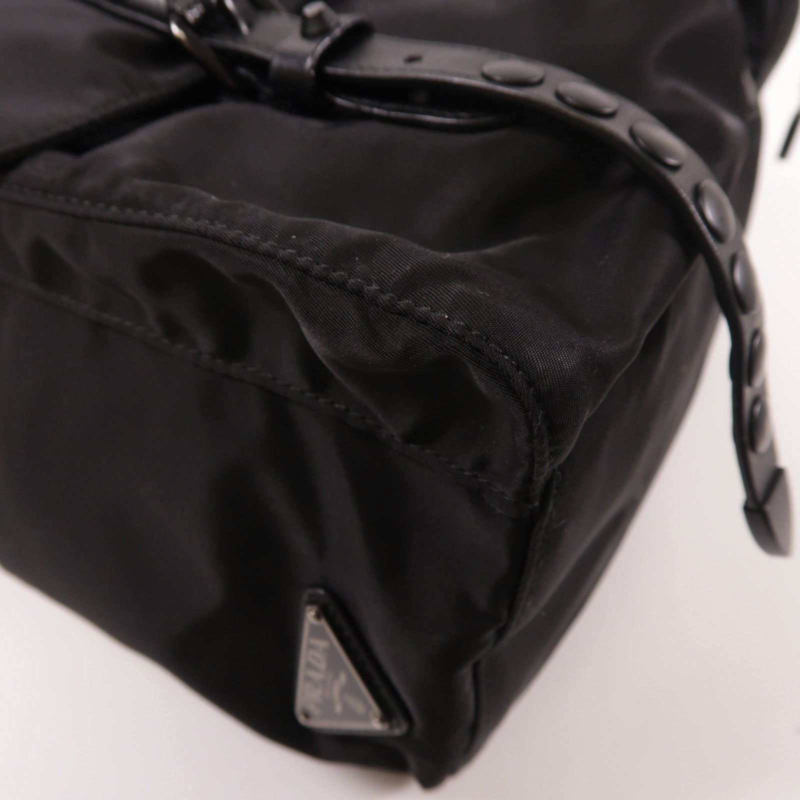 PRADA 尼龍Backpack銀扣背包