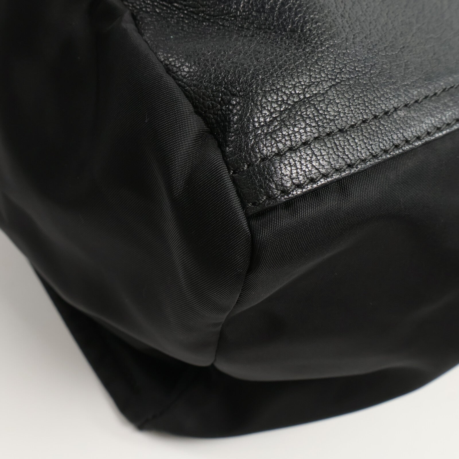 GIVENCHY 牛皮皮革/尼龍Pandora Bag肩背袋