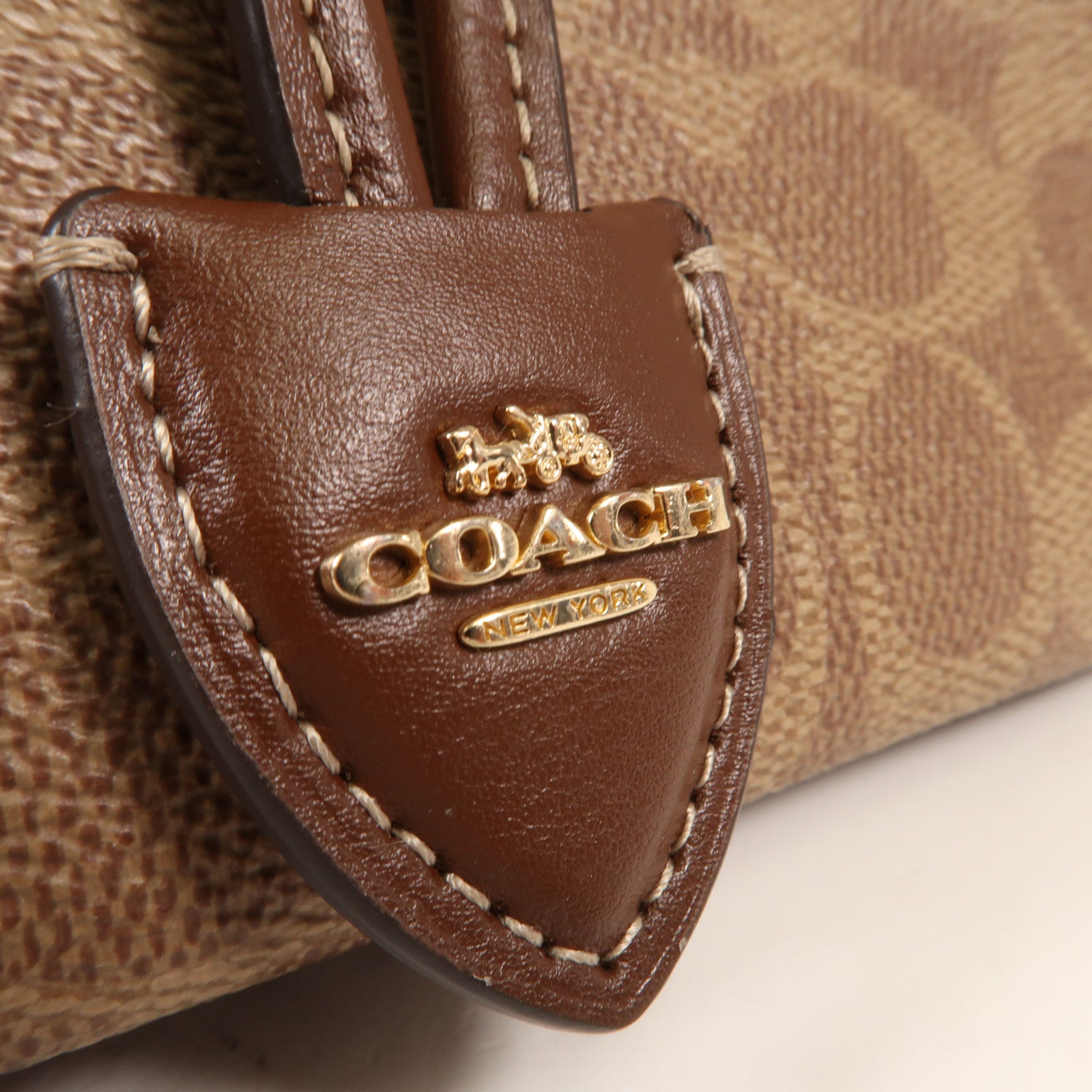 COACH 塗層帆布Bucket Bag金扣肩背袋