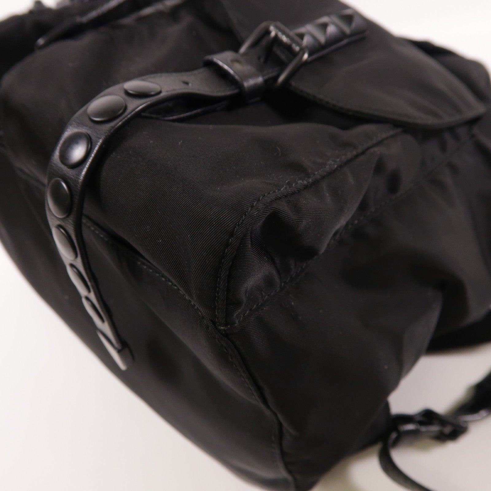 PRADA 尼龍Backpack銀扣背包