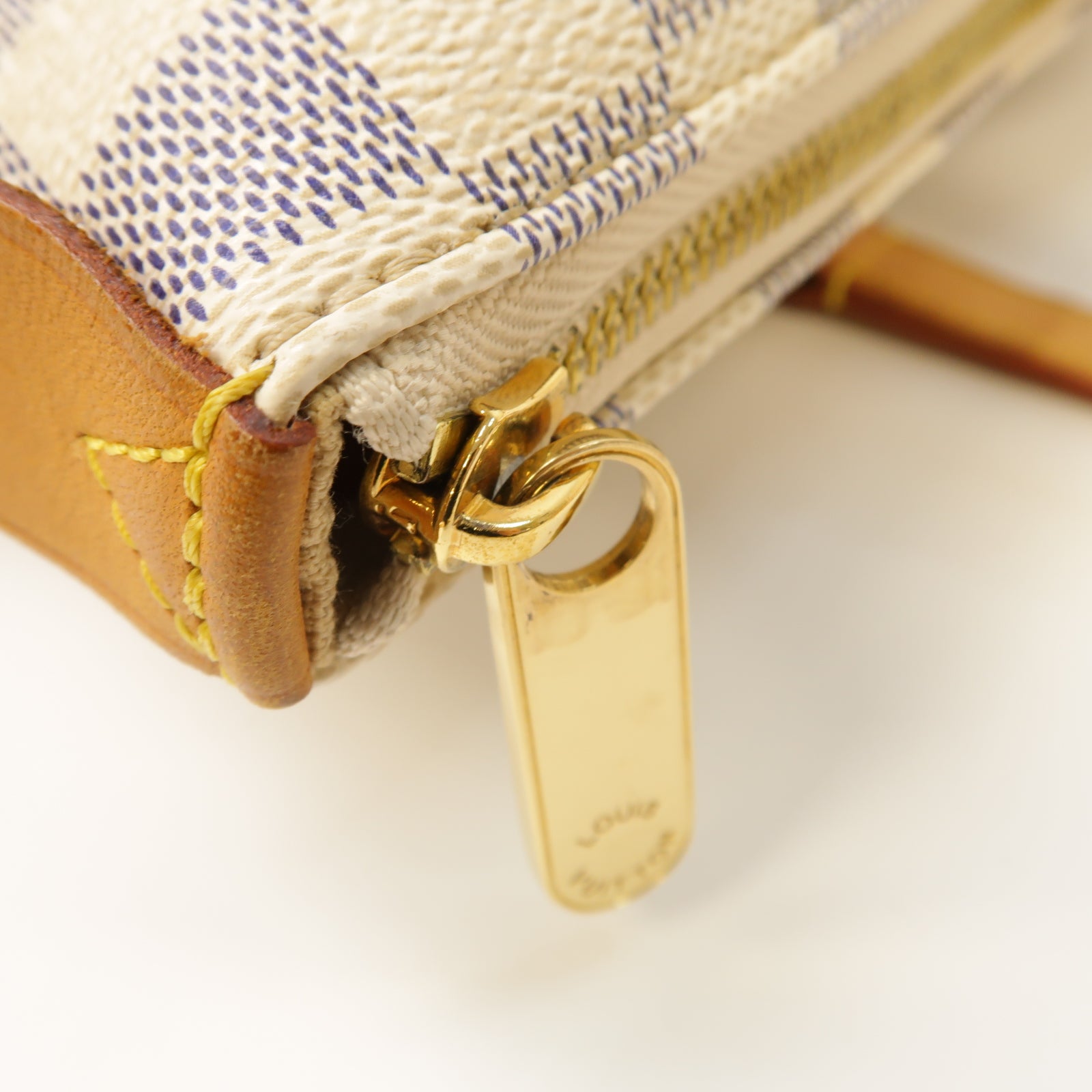 LOUIS VUITTON 【激減優惠】Damier Azur Totally MM銀扣手挽袋白色