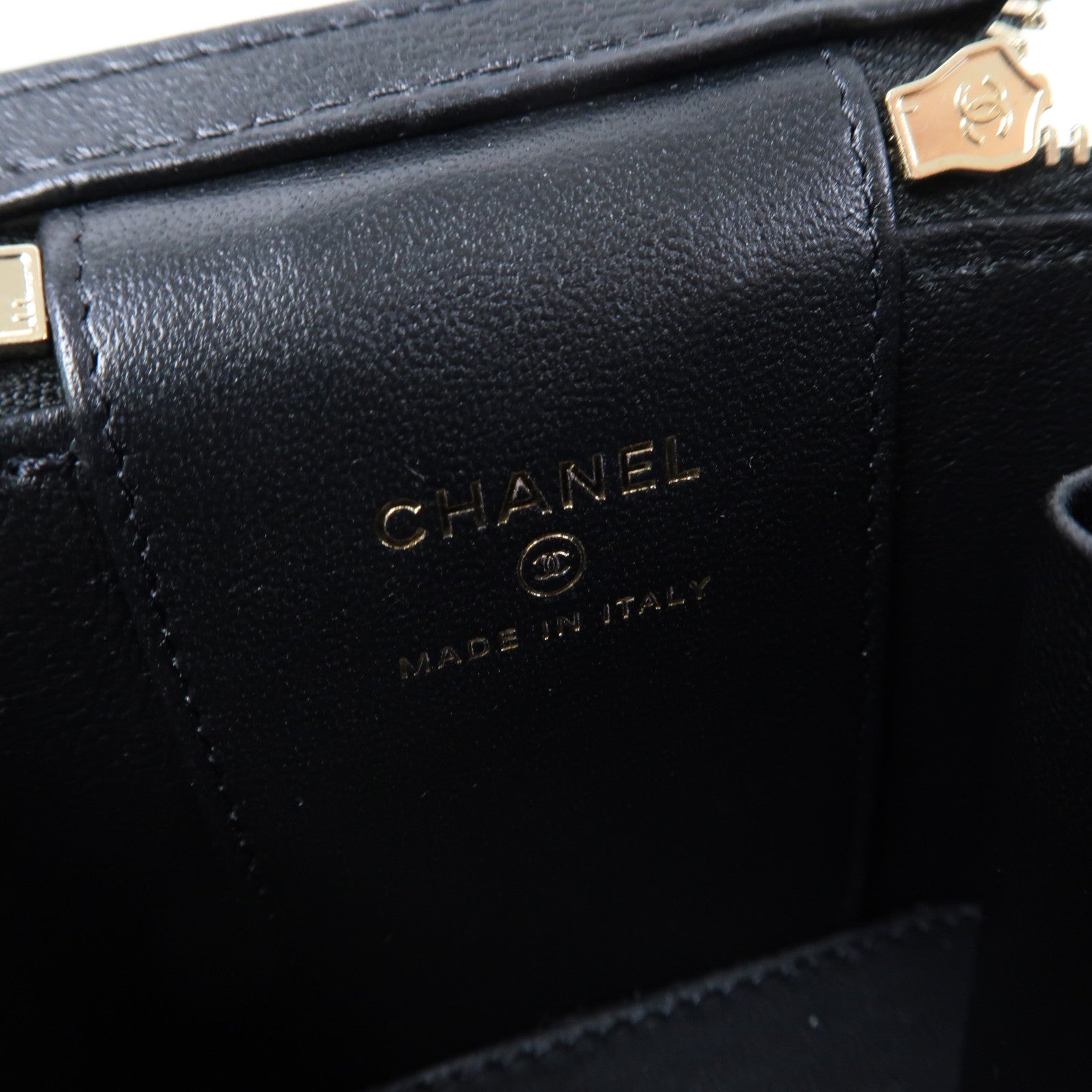 CHANEL 菱格羊皮皮革Vanity Case銀扣鏈帶肩背袋黑色