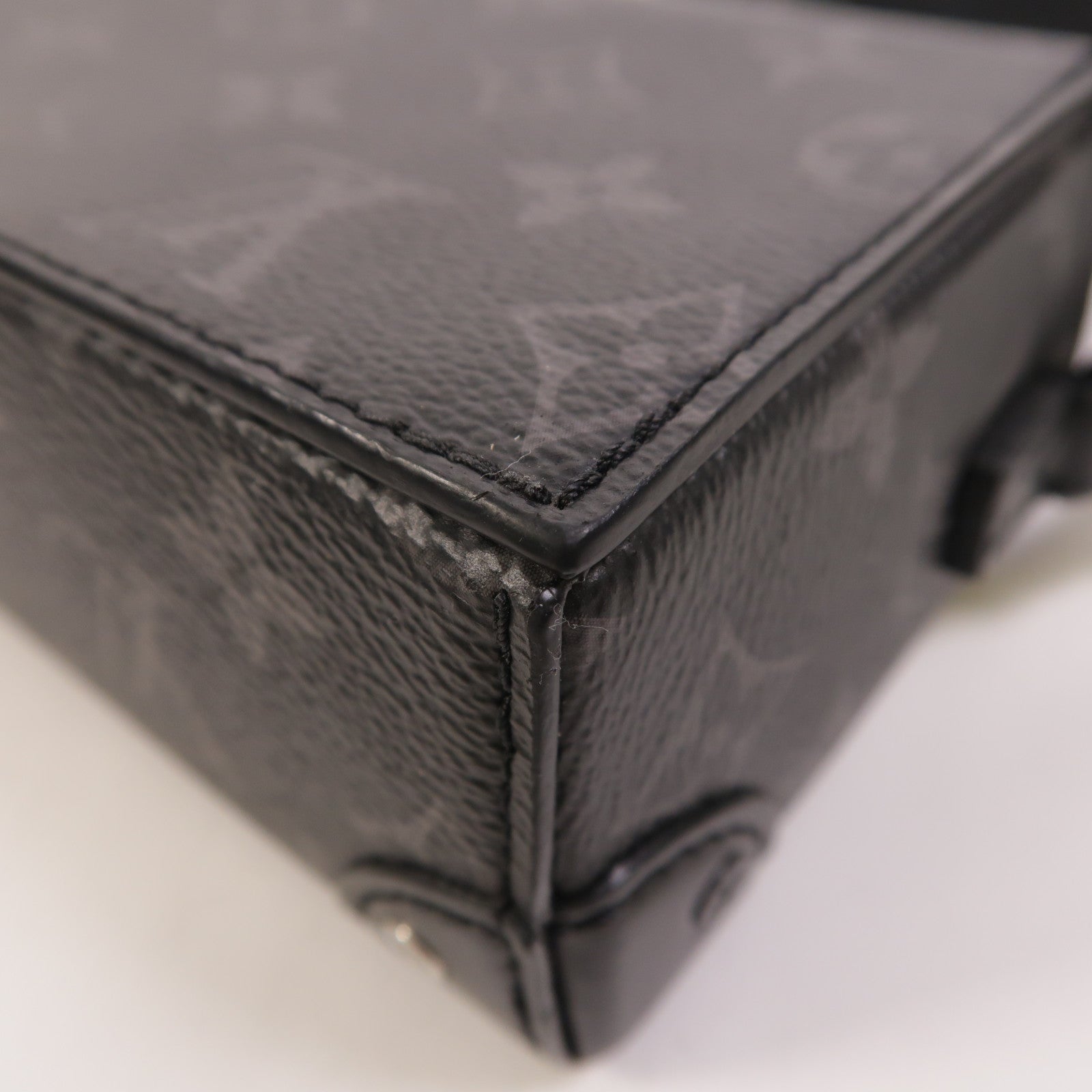LOUIS VUITTON Monogram Eclipse Steamer Wearable Wallet肩背袋