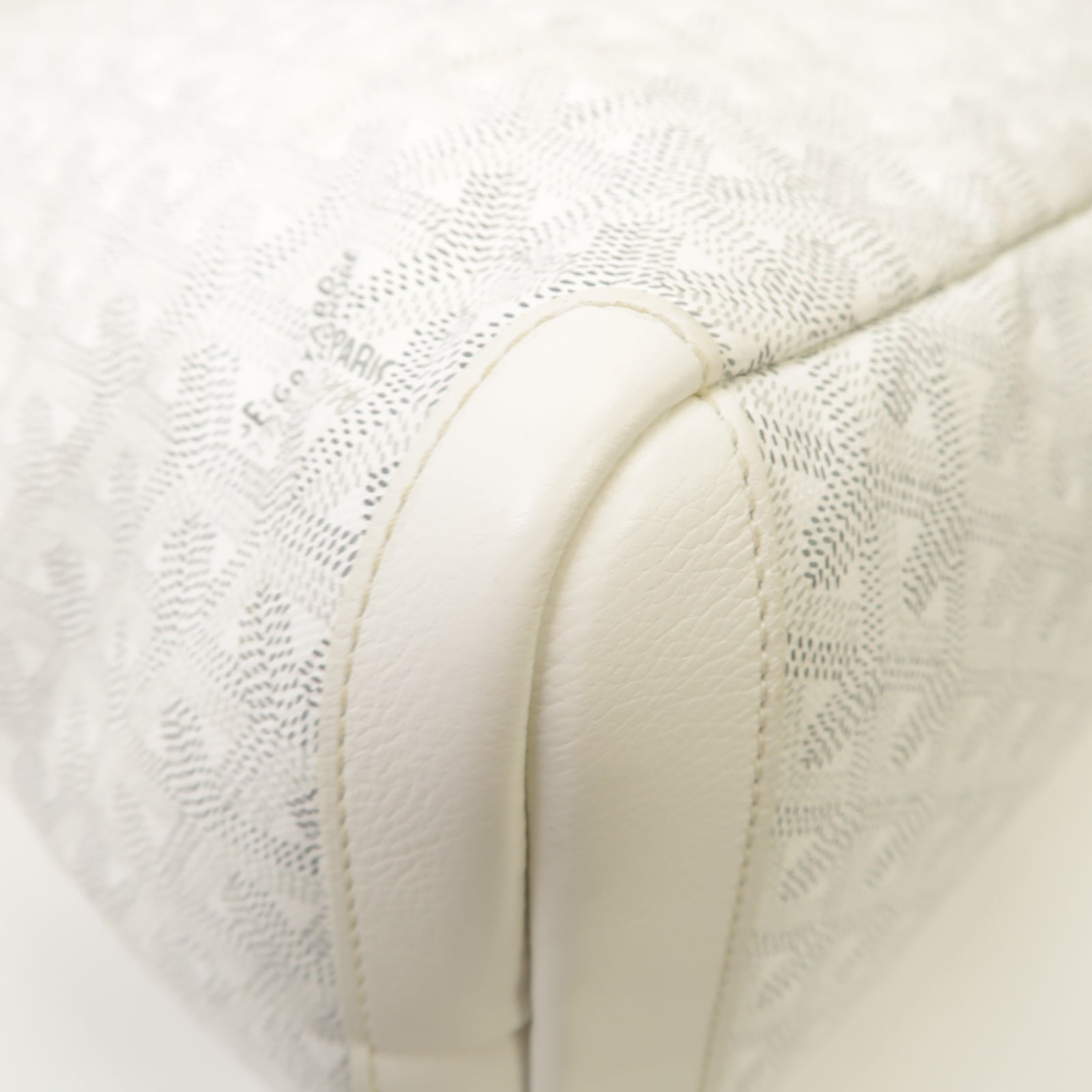 GOYARD 塗層帆布Artois銀扣肩背袋白色