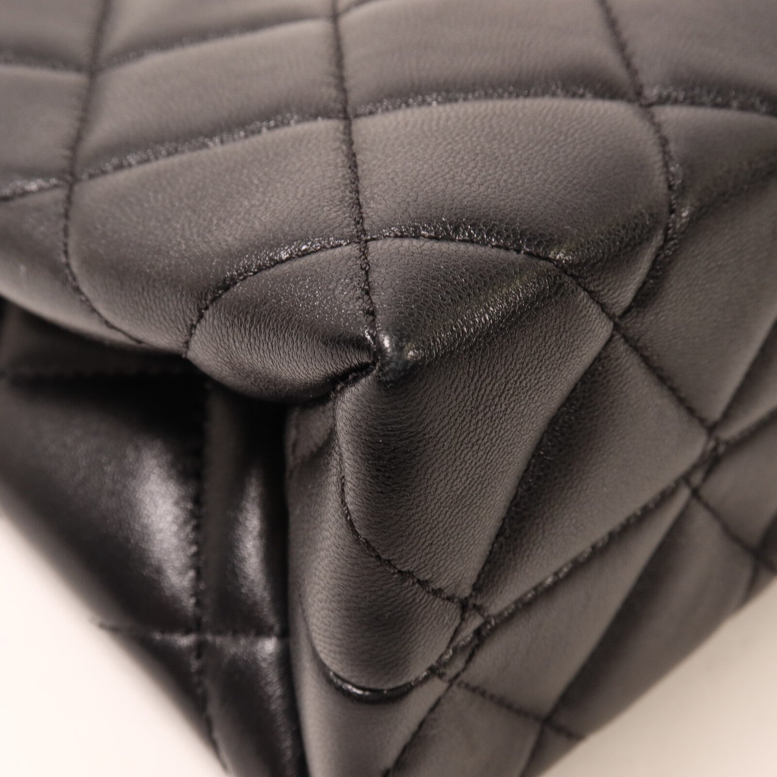 CHANEL 羊皮皮革Mini Hobo Bag鏈帶肩背袋
