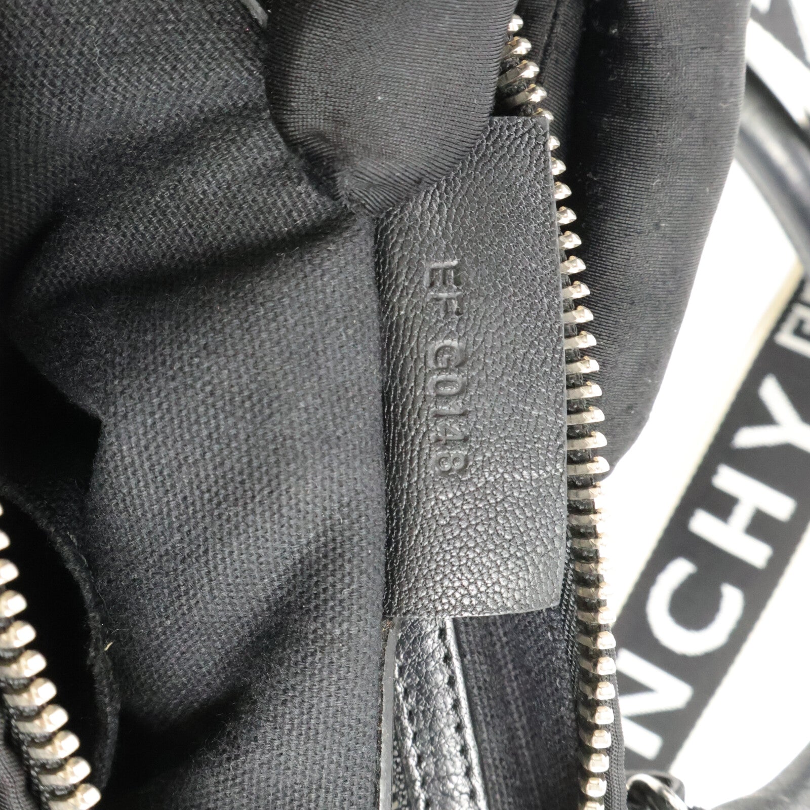 GIVENCHY 牛皮皮革/尼龍Pandora Bag肩背袋