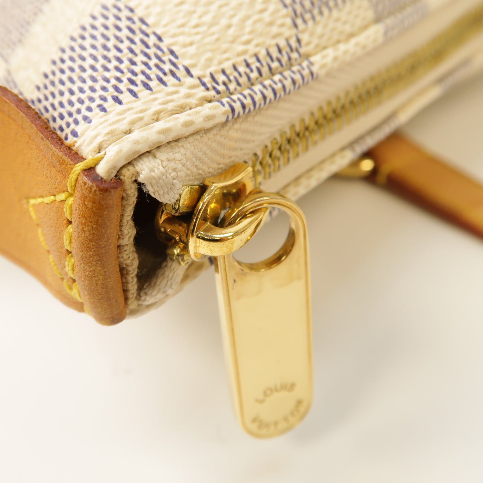 LOUIS VUITTON 【激減優惠】Damier Azur Totally MM銀扣手挽袋白色