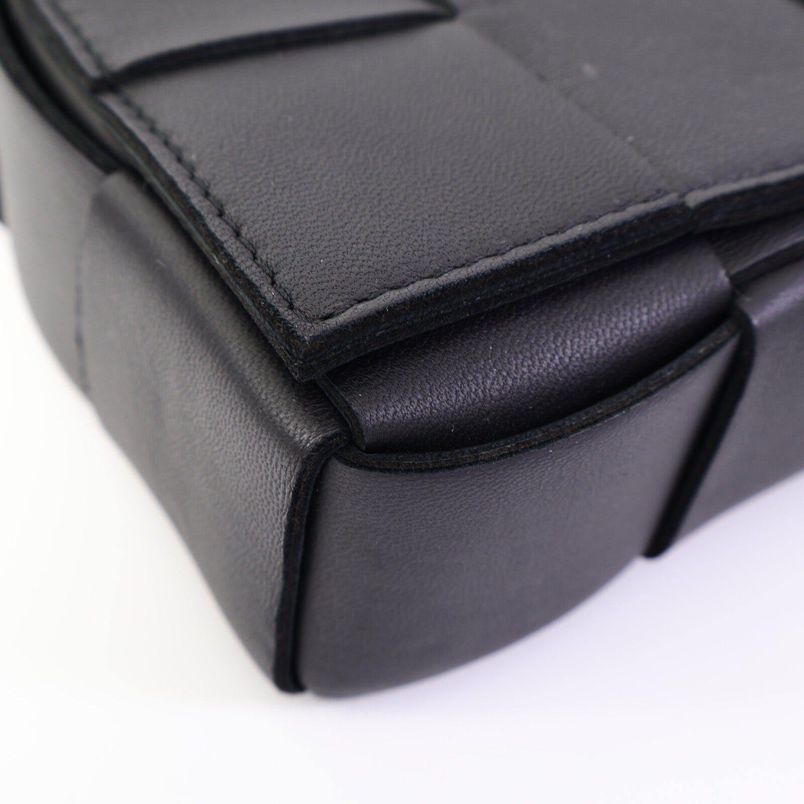 BOTTEGA VENETA 羊皮皮革Cassstte Medium肩背袋