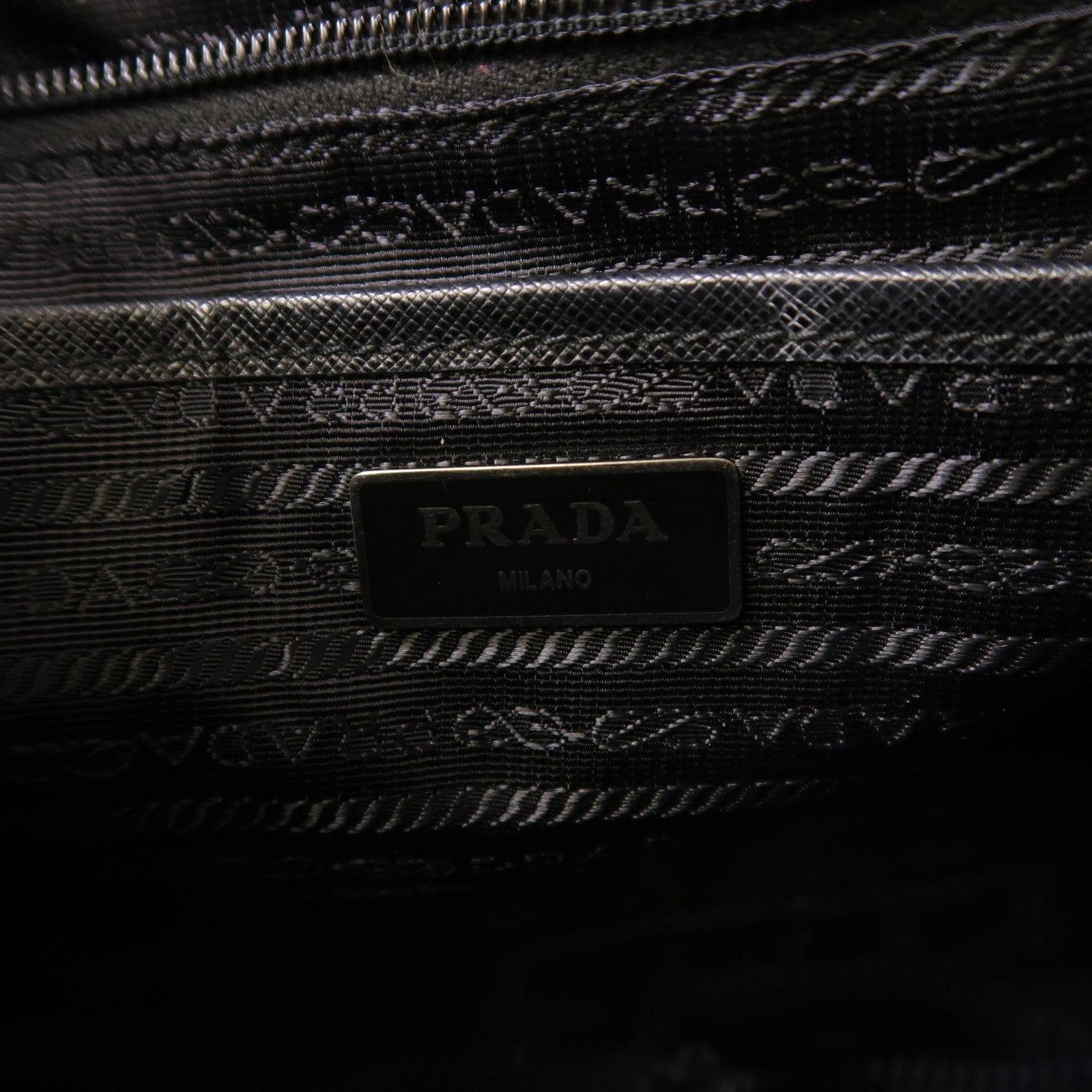 PRADA 尼龍Backpack銀扣背包