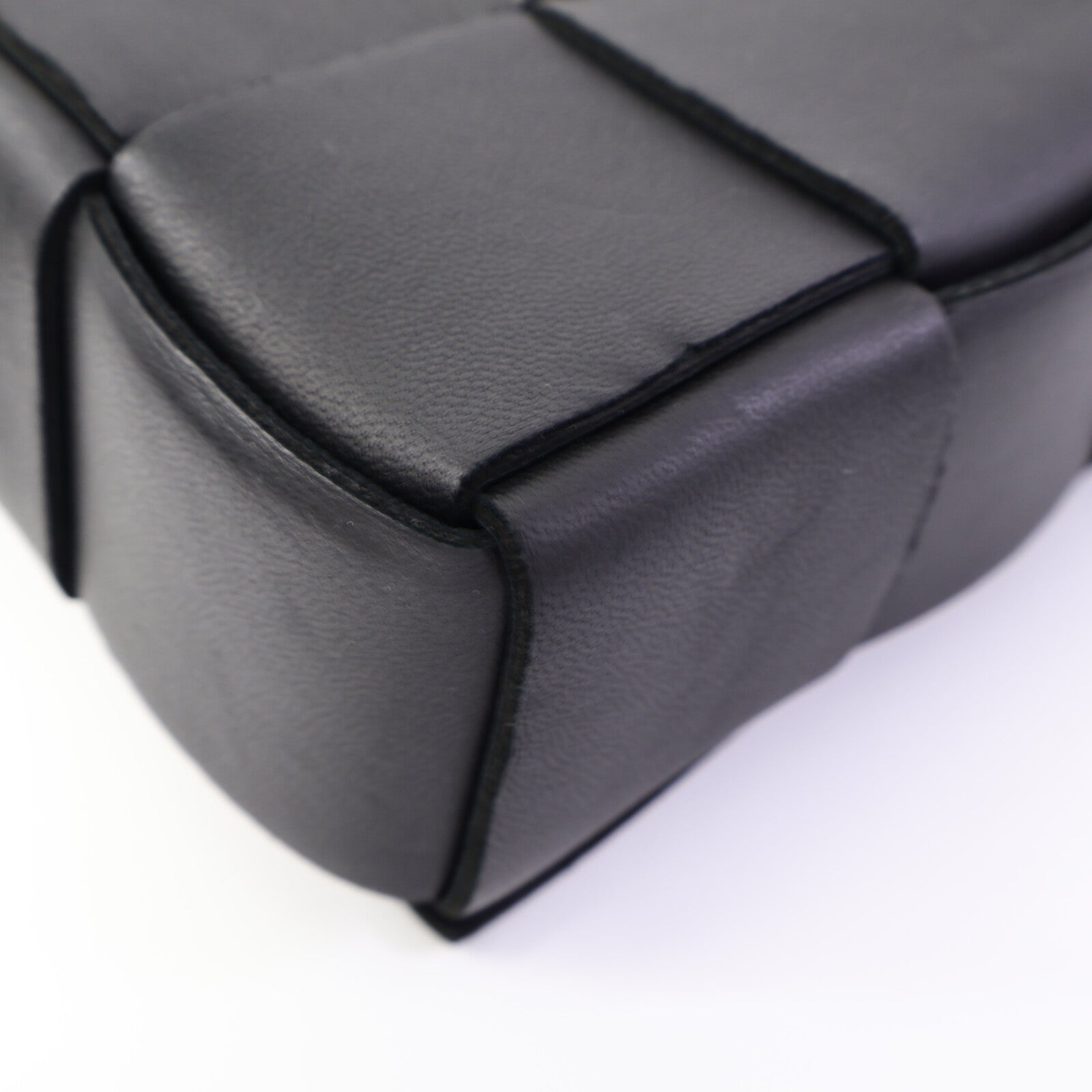 BOTTEGA VENETA 羊皮皮革Cassstte Medium肩背袋