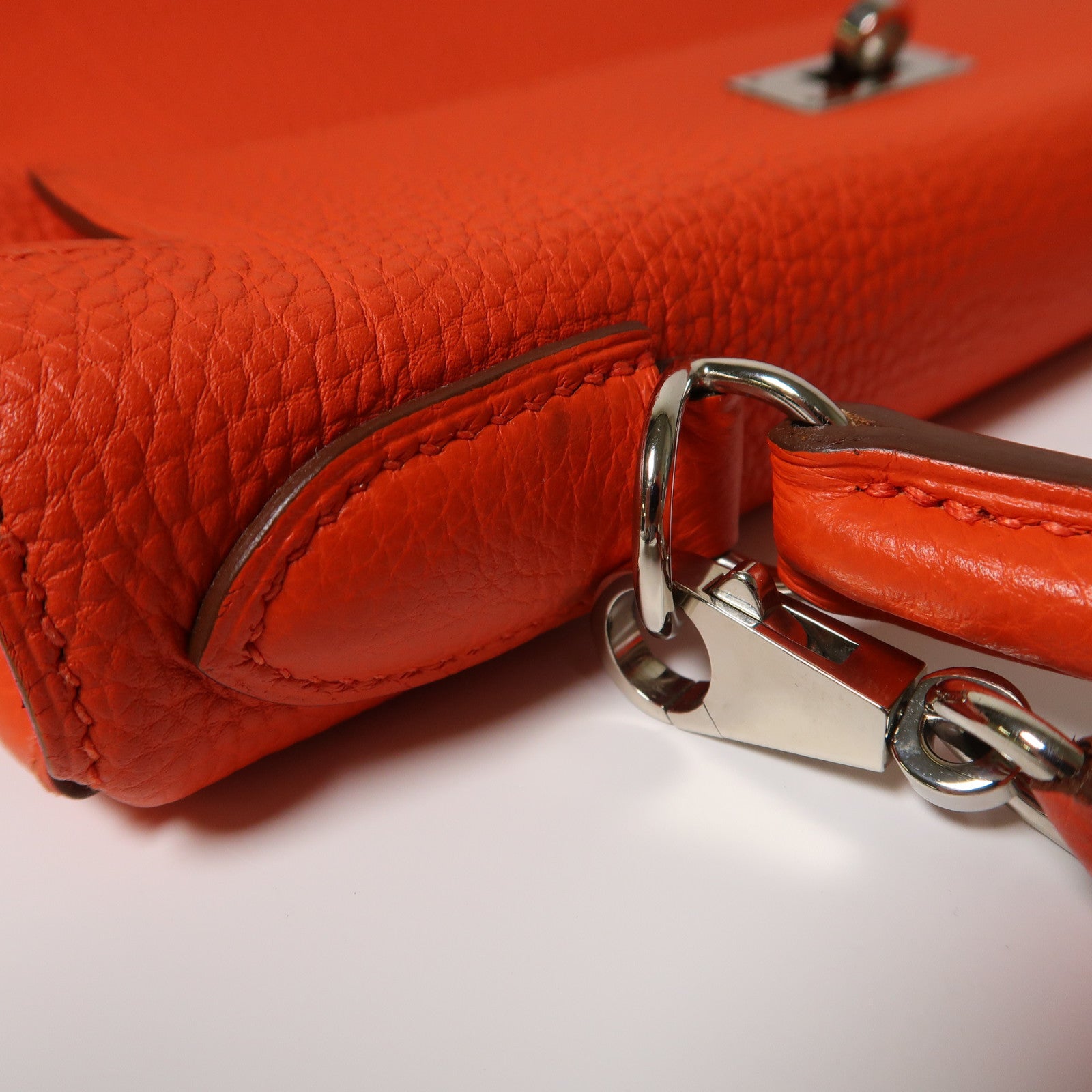 HERMES Togo皮革Kelly 28銀扣手挽肩背兩用袋Rouge Tomate紅色