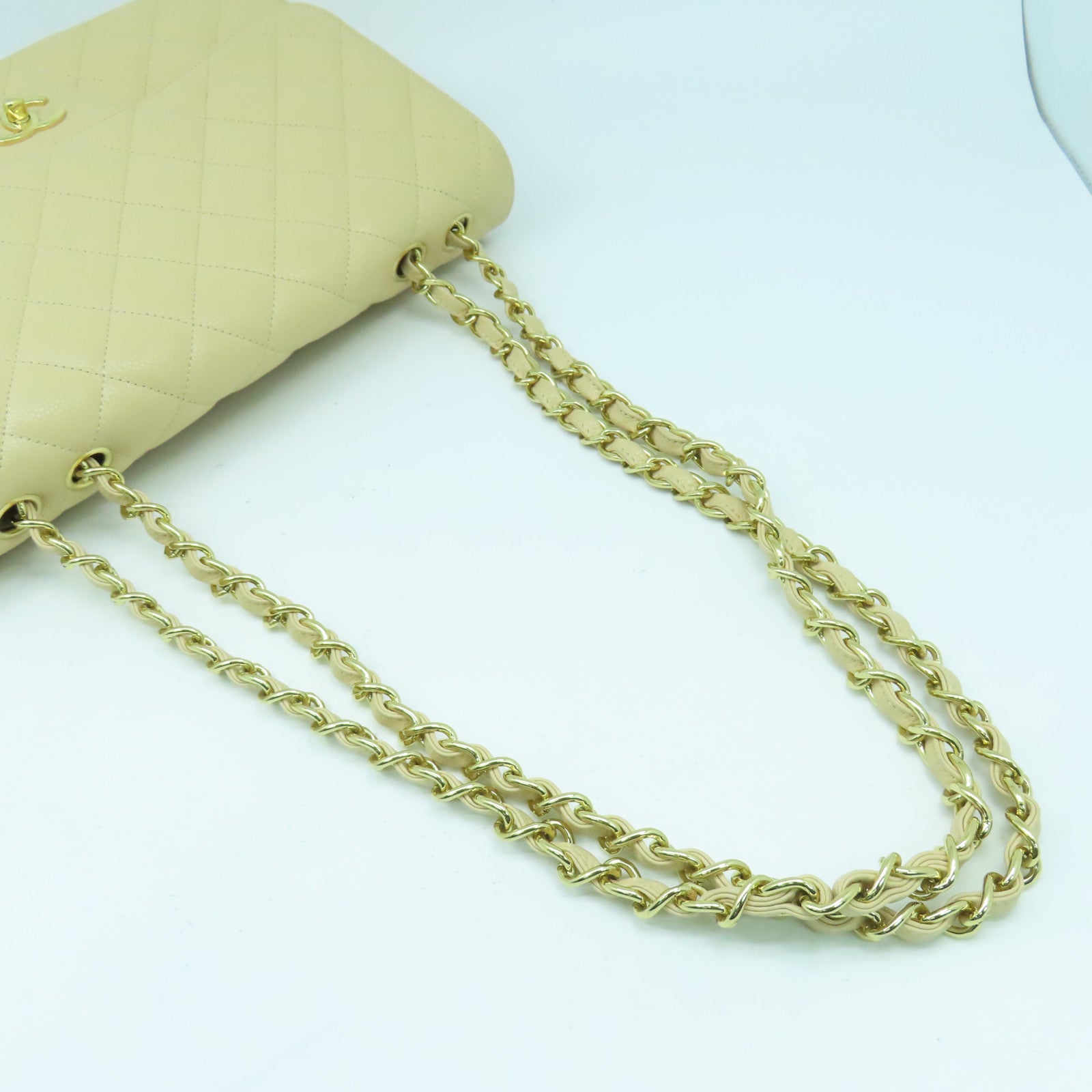 CHANEL 【清倉大減價】菱格Caviar皮革Jumbo金扣鏈帶肩背袋米色