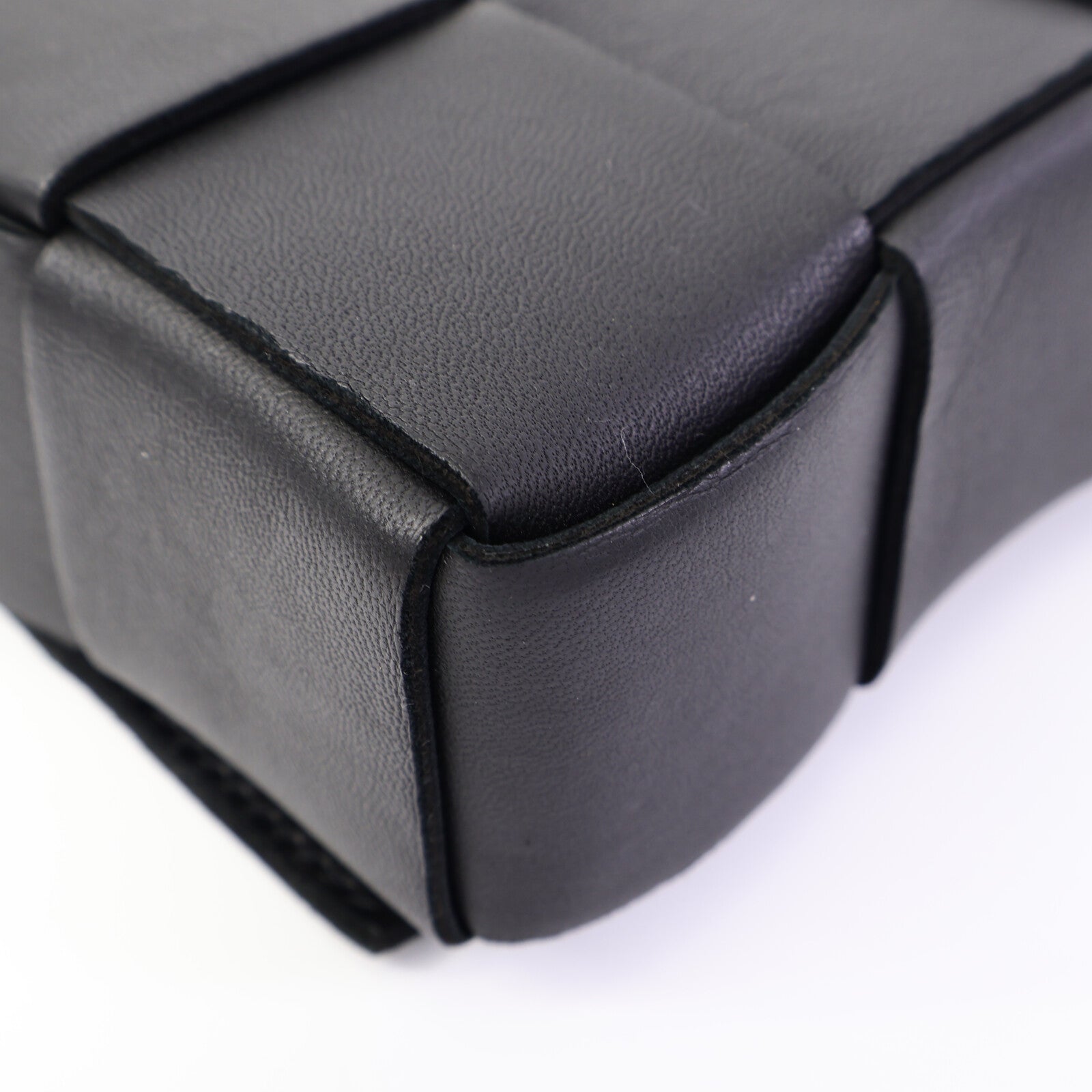 BOTTEGA VENETA 羊皮皮革Cassstte Medium肩背袋