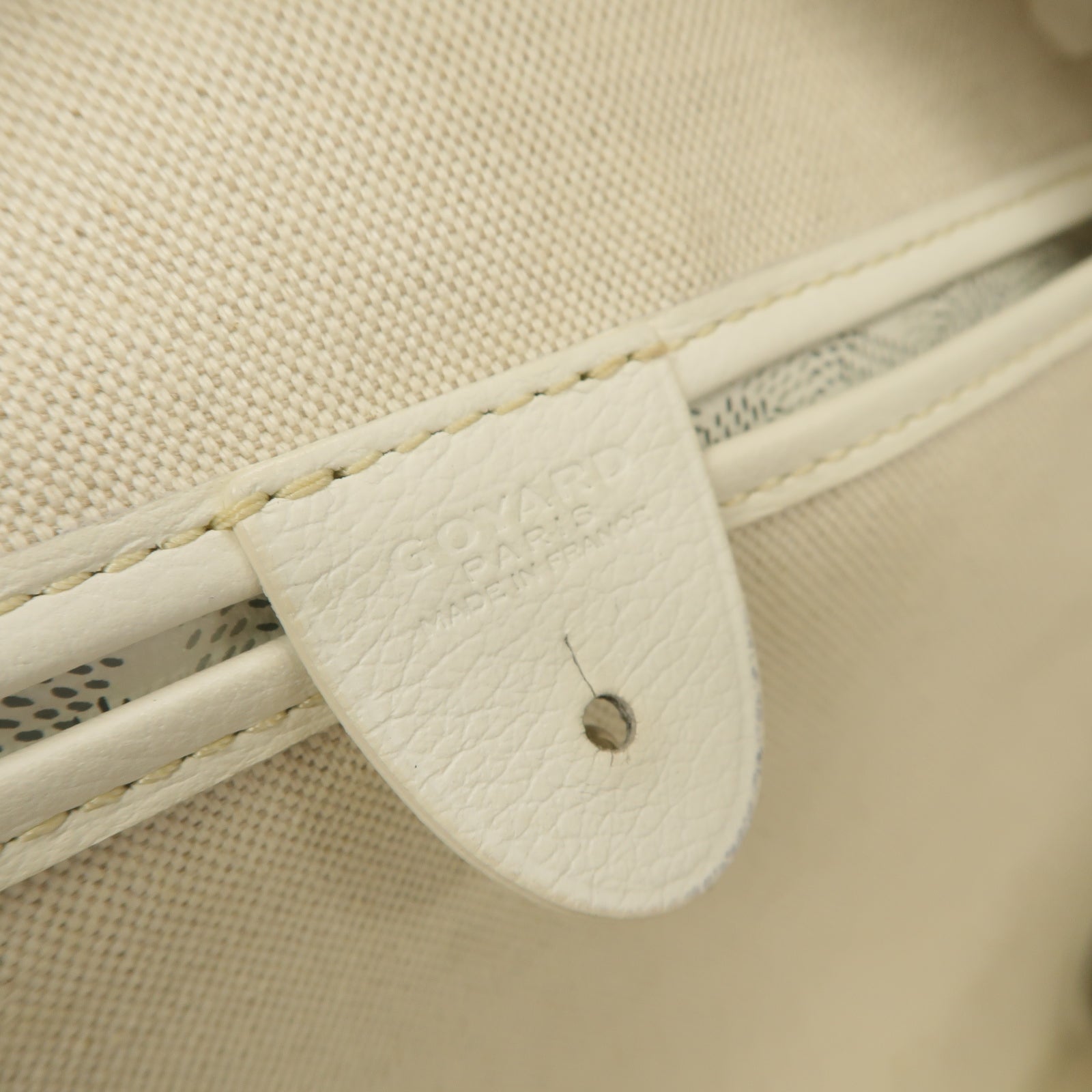 GOYARD 塗層帆布Artois銀扣肩背袋白色