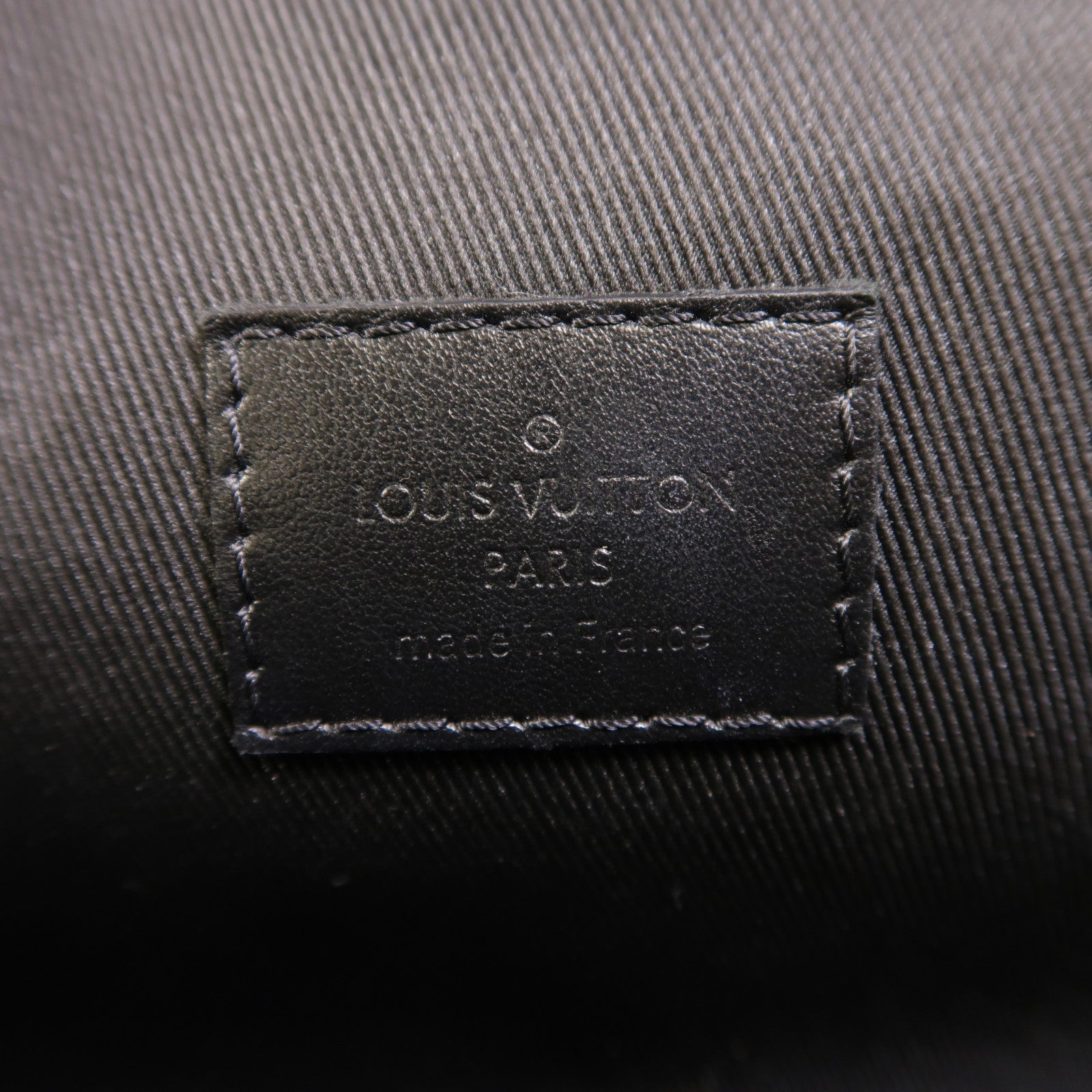 LOUIS VUITTON Monogram Eclipse Steamer Wearable Wallet肩背袋