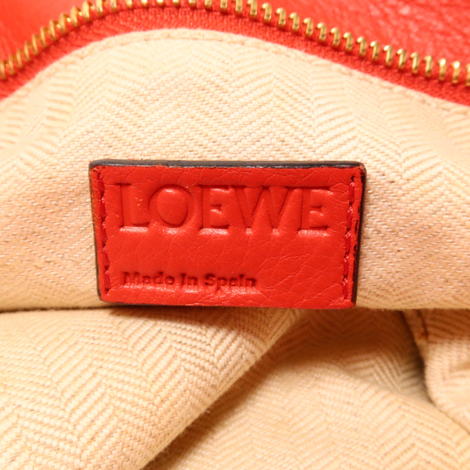 LOEWE 牛皮皮革Puzzle Medium手挽肩背兩用袋