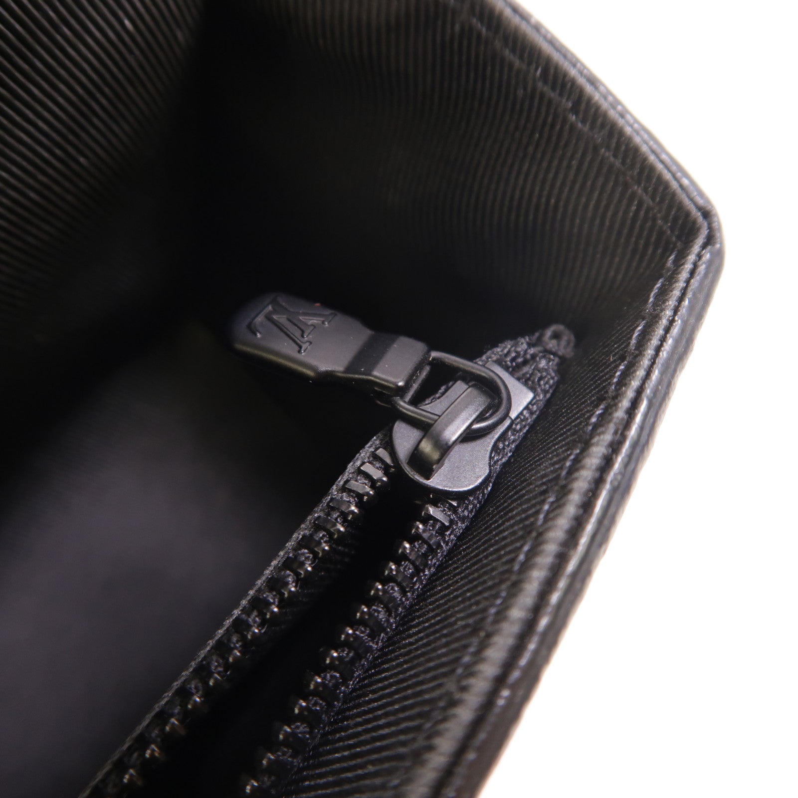 LOUIS VUITTON Monogram Eclipse Steamer Wearable Wallet肩背袋