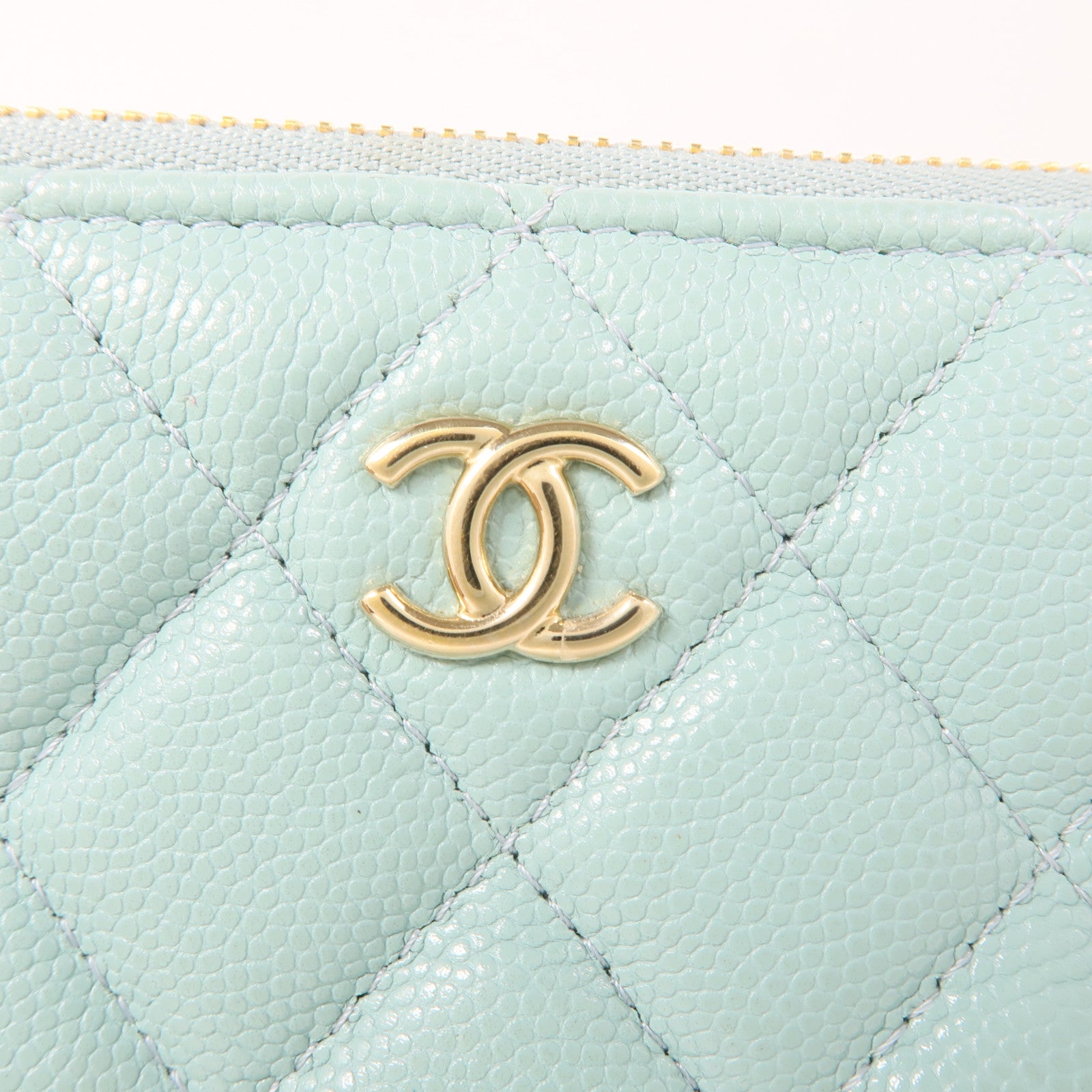 CHANEL 牛皮皮革Pouch金扣手拿包