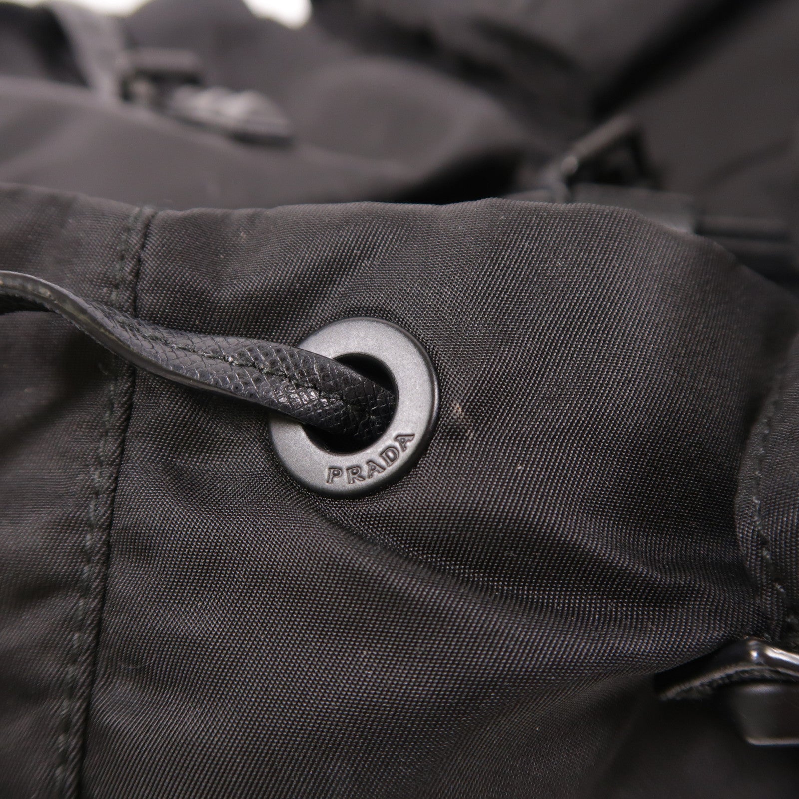 PRADA 尼龍Backpack銀扣背包