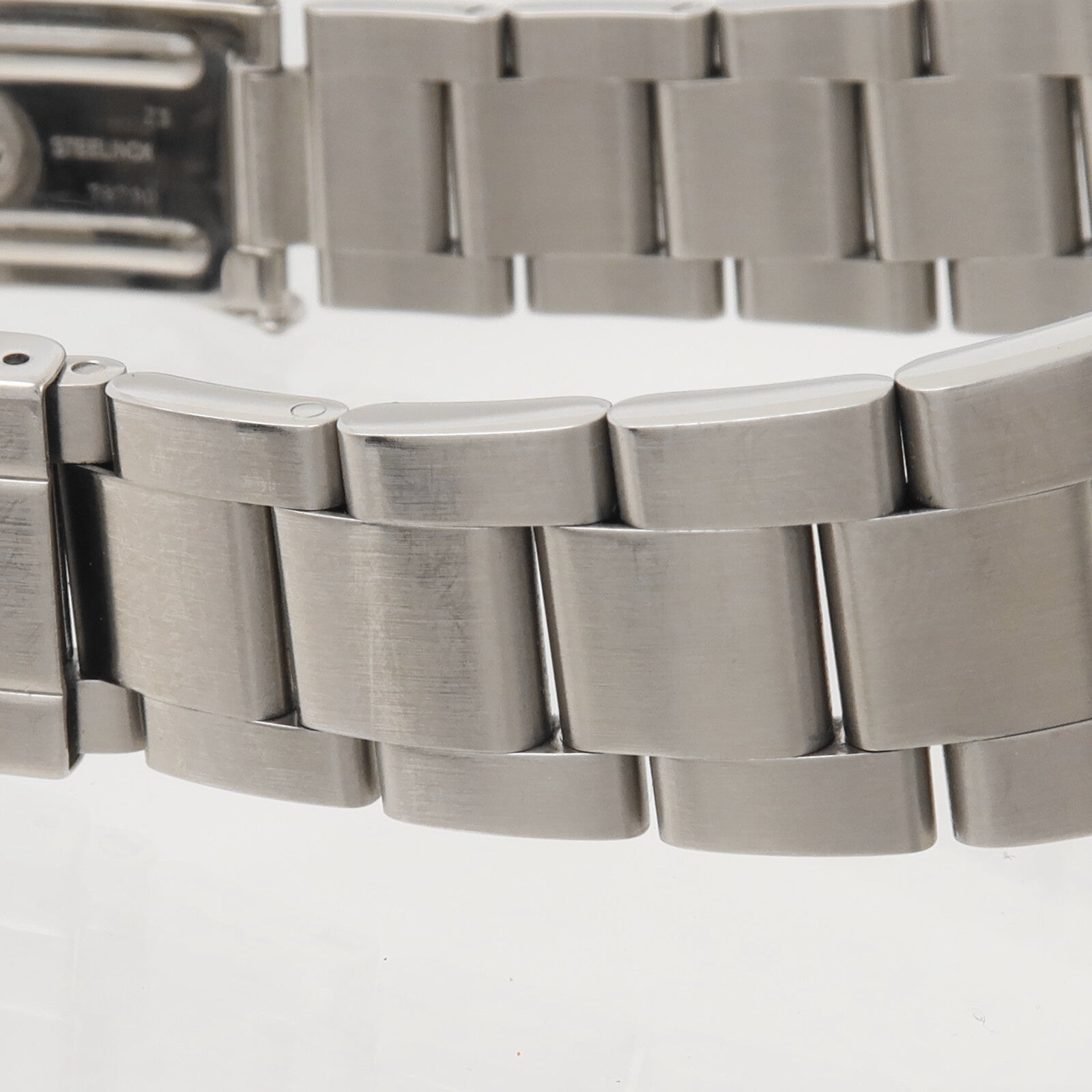 ROLEX Explorer II M16570