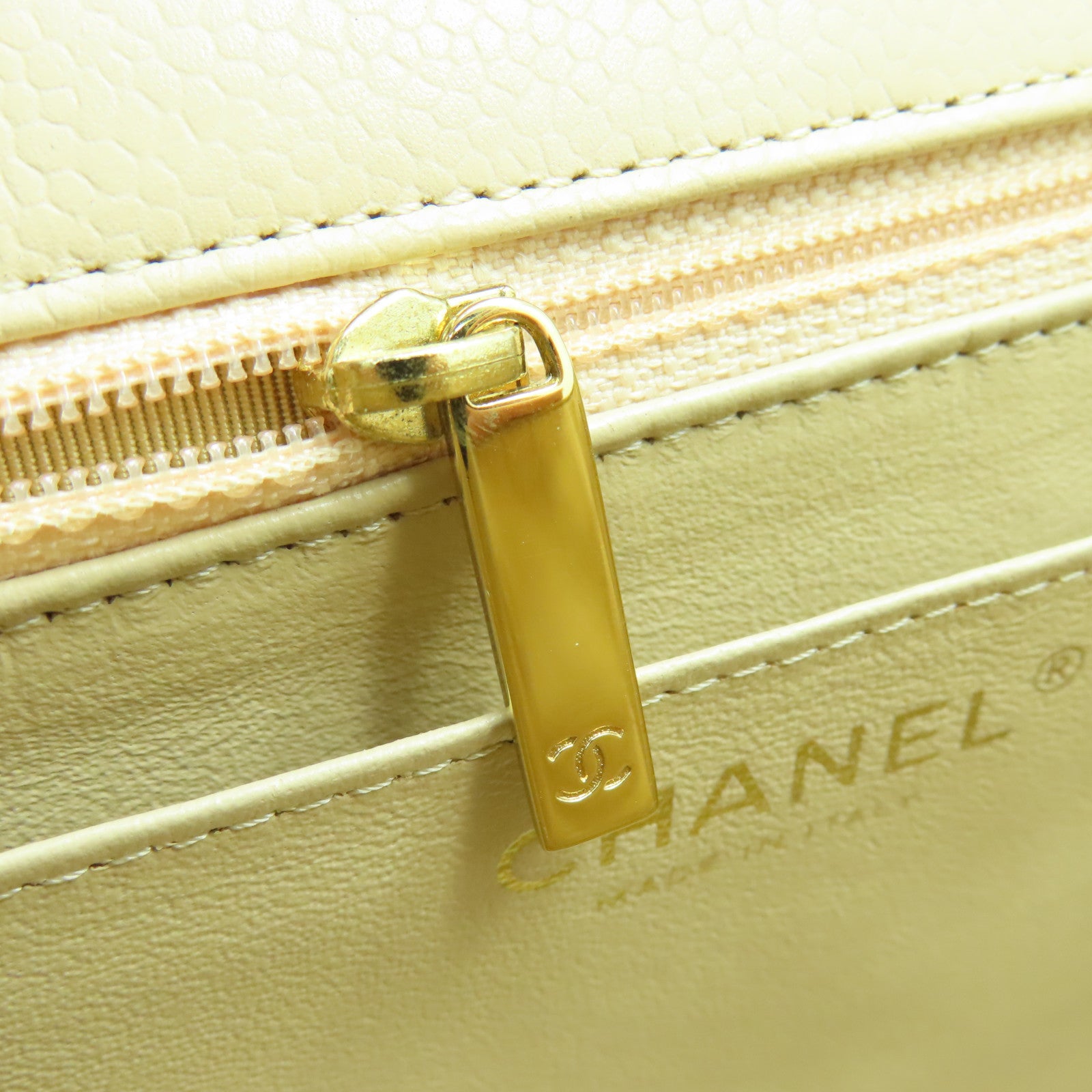 CHANEL 【清倉大減價】菱格Caviar皮革Jumbo金扣鏈帶肩背袋米色