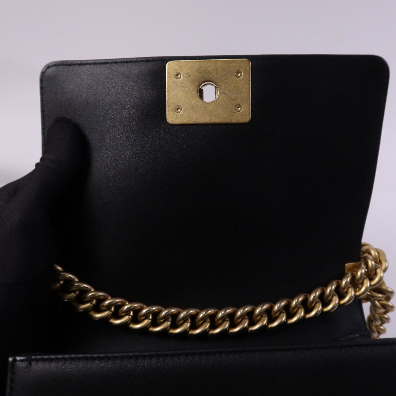CHANEL 牛皮皮革Boy 20金扣鏈帶肩背袋