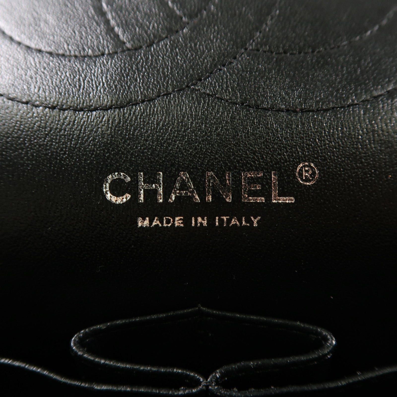 CHANEL 菱格漆皮皮革Classic Jumbo銀扣鏈帶肩背袋黑色