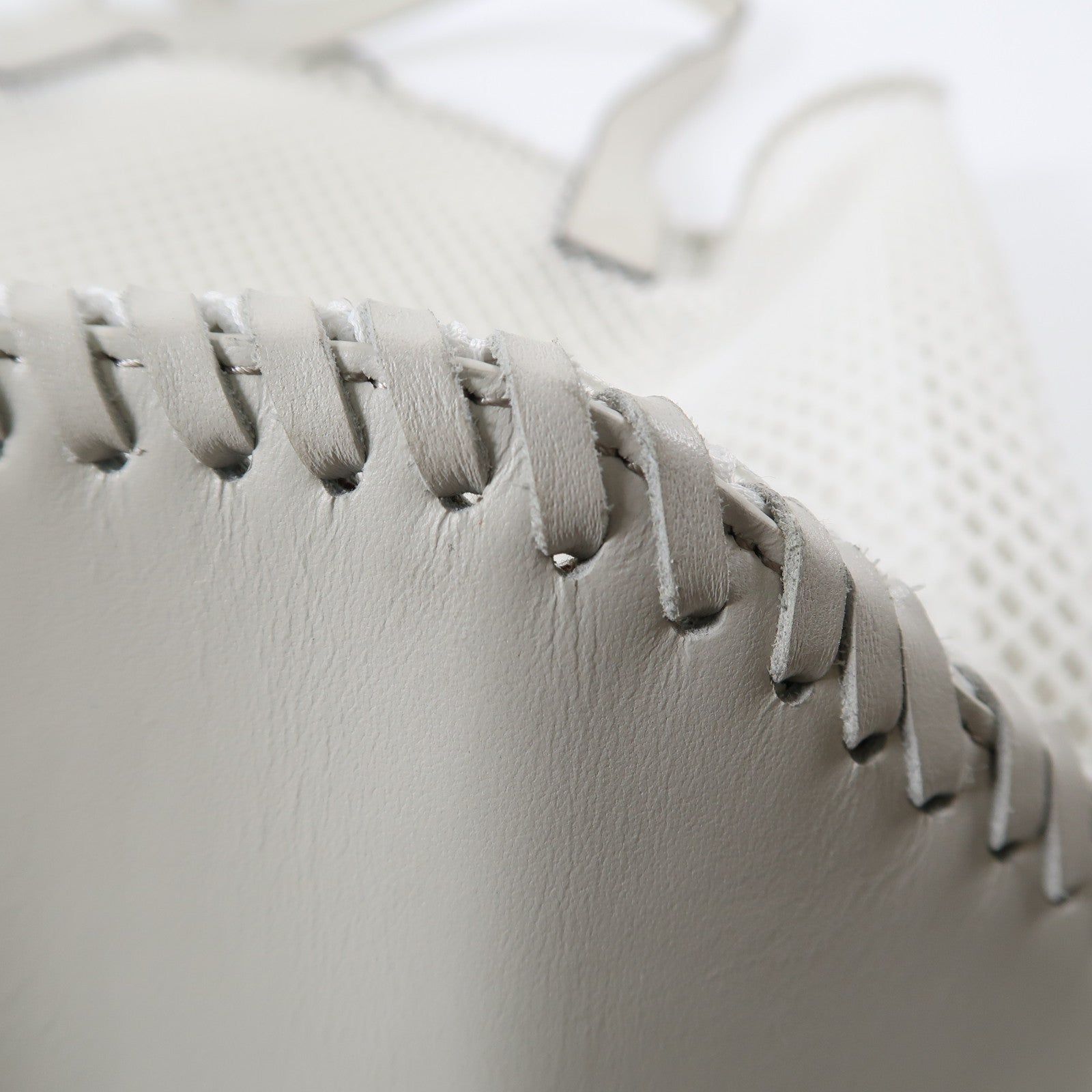ANYA HINDMARCH 聚酯纖維/牛皮皮革Handbag手挽袋白色