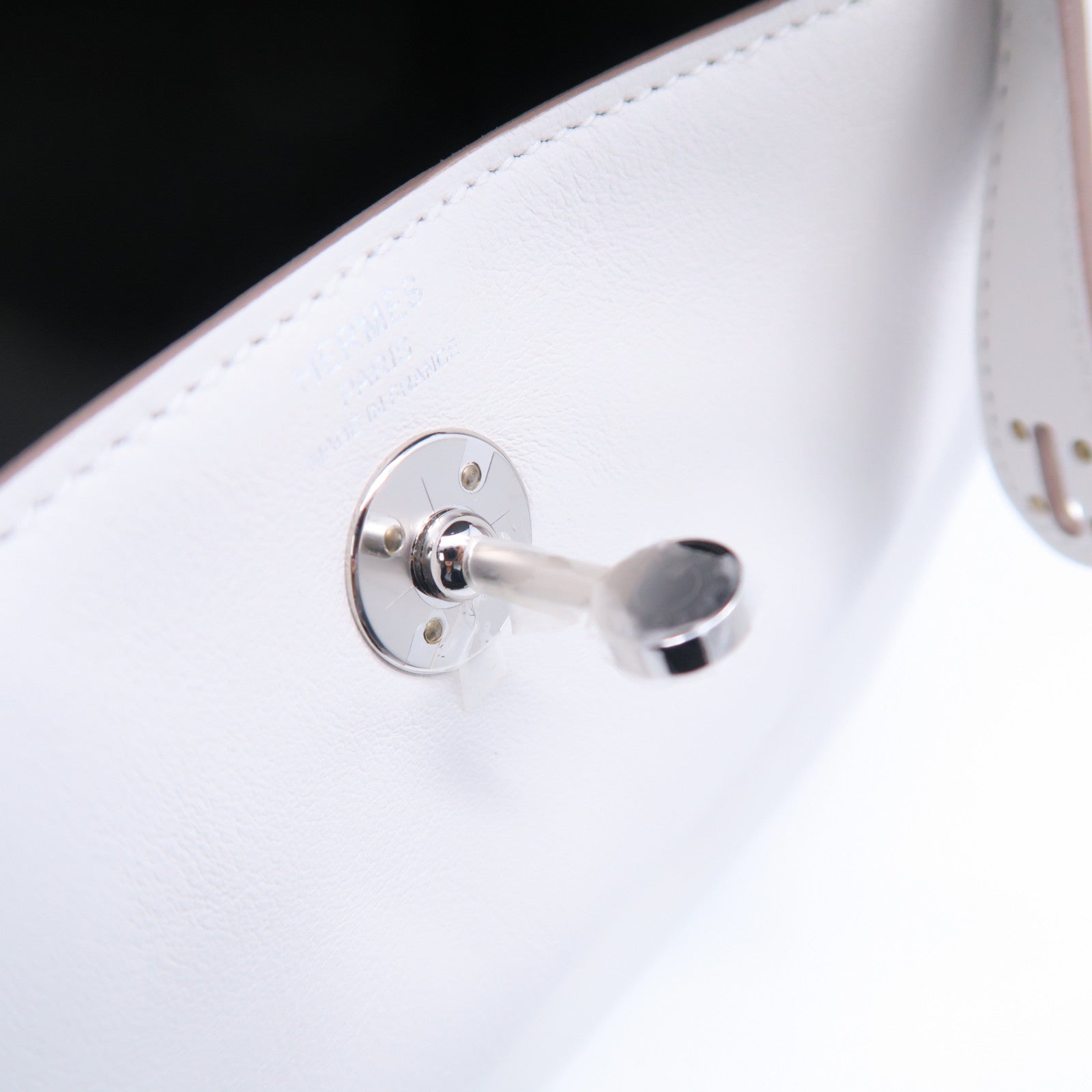 HERMES Swift皮革Mini Lindy銀扣手挽肩背兩用袋Gris Pale奶灰色