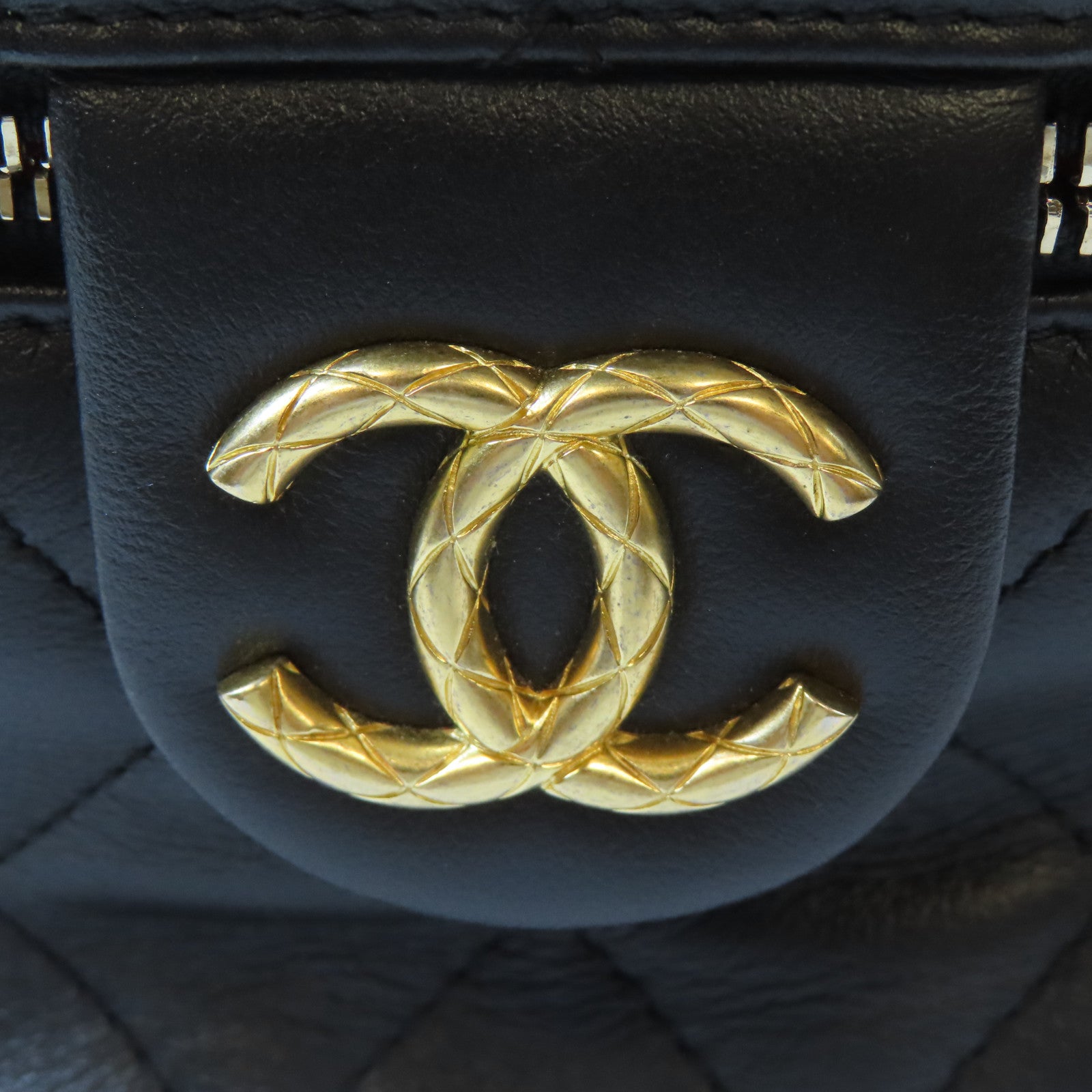 CHANEL 【激減優惠】菱格牛皮皮革Vanity Case金扣手挽肩背兩用袋黑色