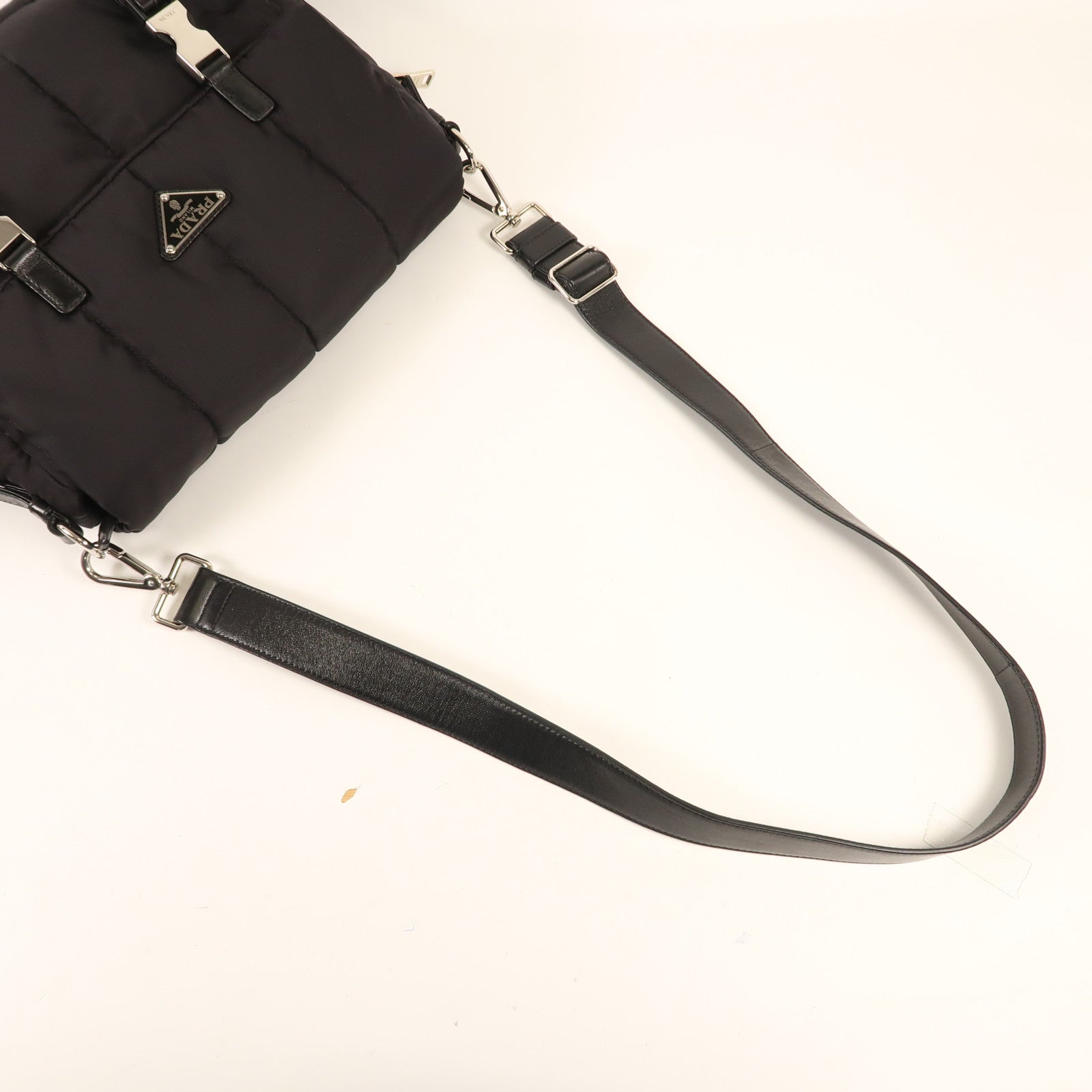 PRADA 尼龍Shoulder Bag銀扣肩背袋