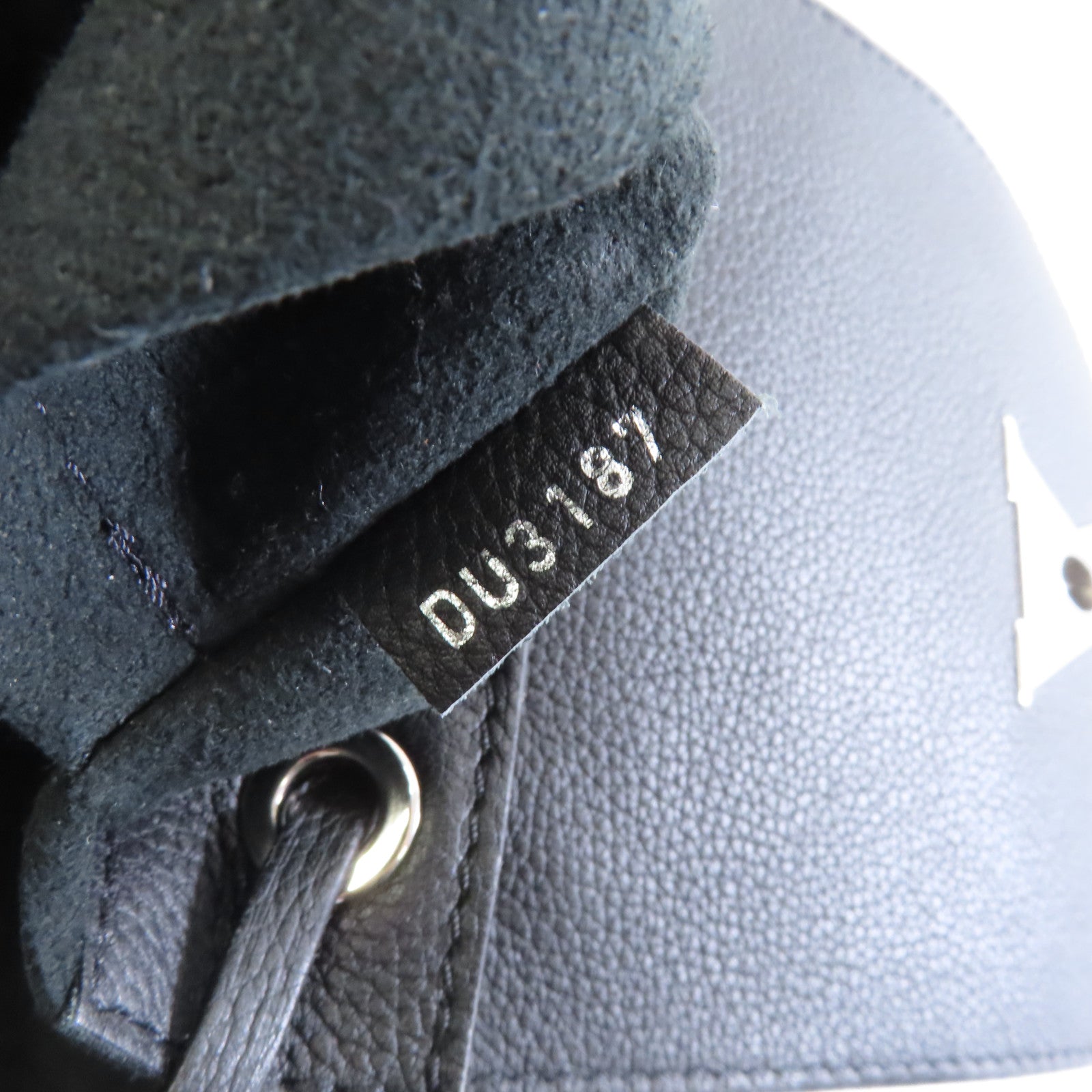 LOUIS VUITTON 牛皮皮革Lock Me Backpack Mini銀扣背包背包