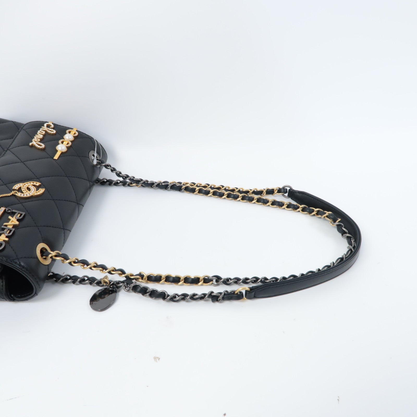 CHANEL 【激減優惠】菱格牛皮皮革Pearl Hairpin Badge Bag鏈帶肩背袋黑色