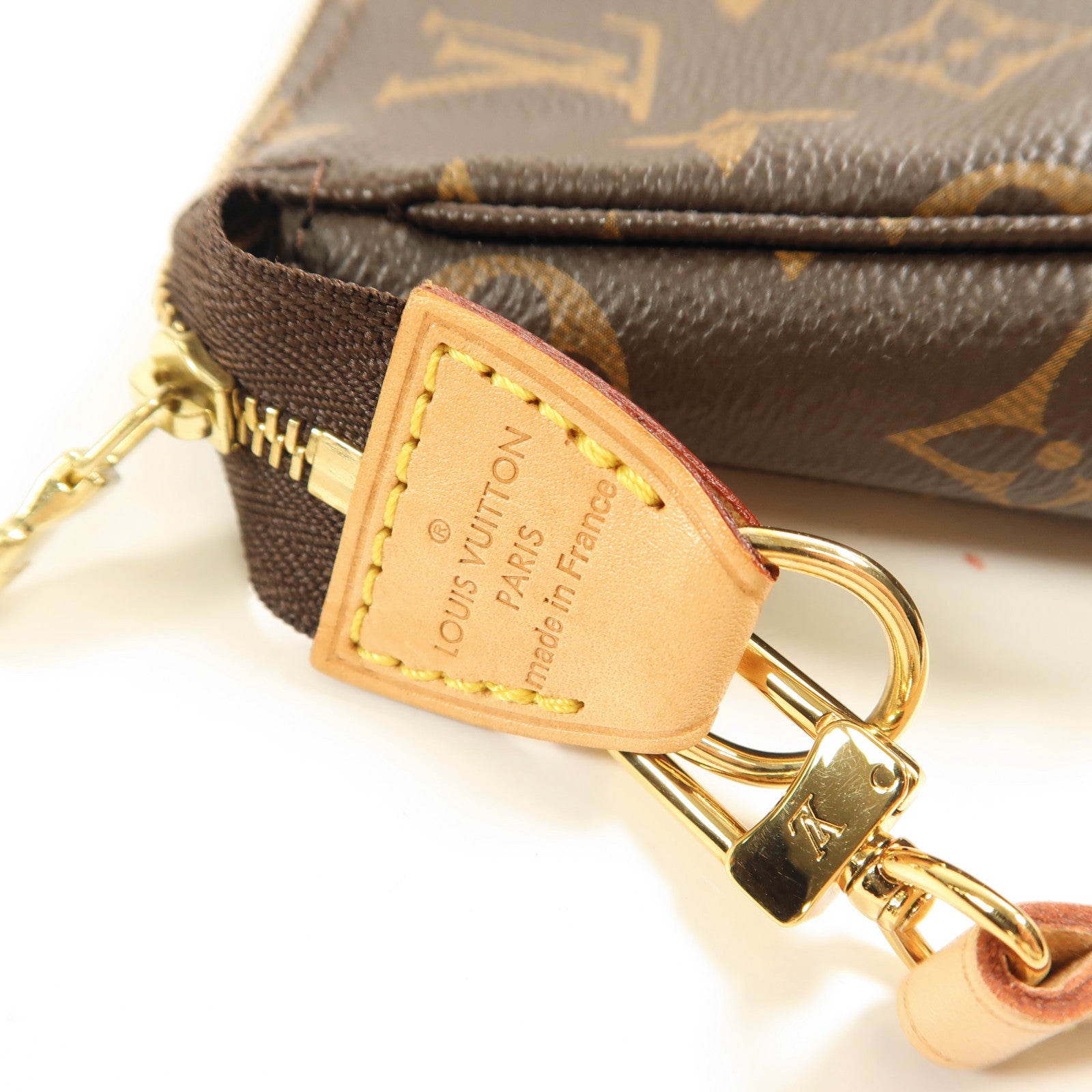 LOUIS VUITTON Monogram Pochette Accessoires金扣手拿包棕色