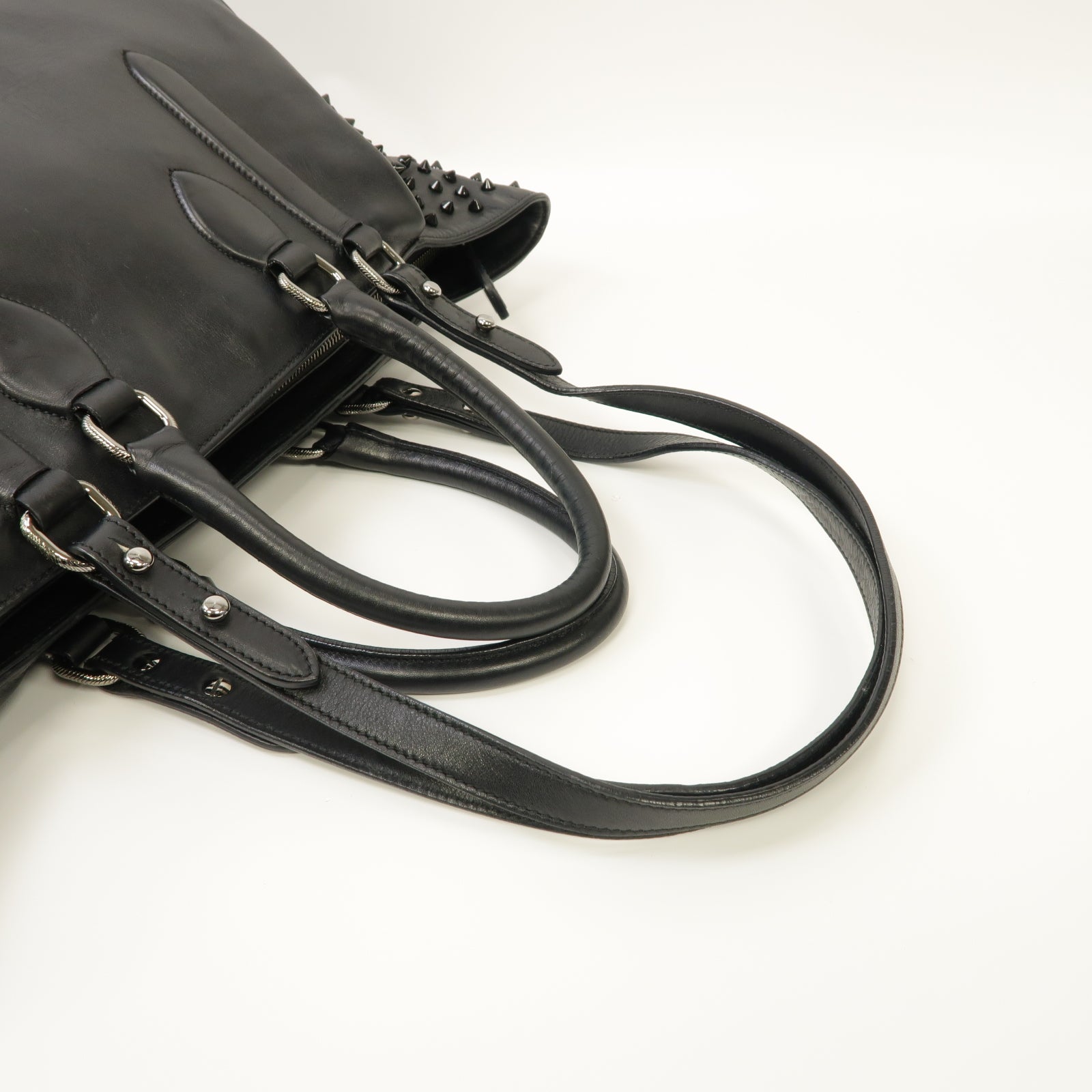 Christian Louboutin 牛皮皮革Shoulder Bag銀扣肩背袋黒色