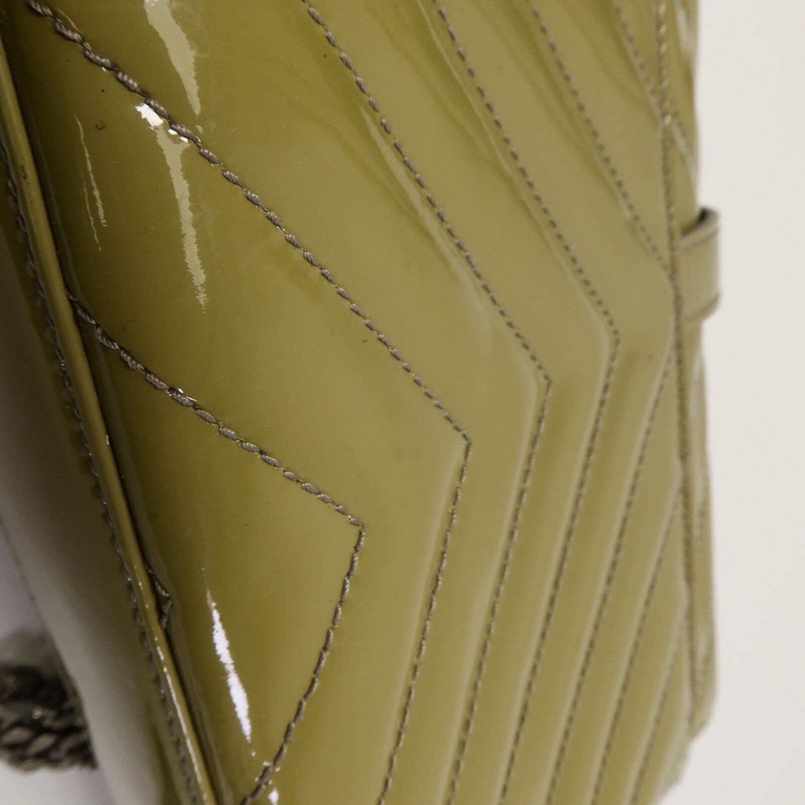 YVES SAINT LAURENT 漆皮皮革Shoulder Bag鏈帶肩背袋
