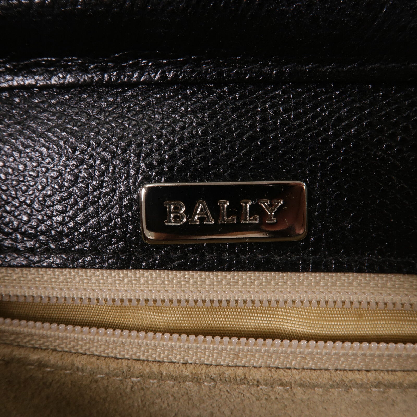 BALLY 牛皮皮革Clutch Bag手提包