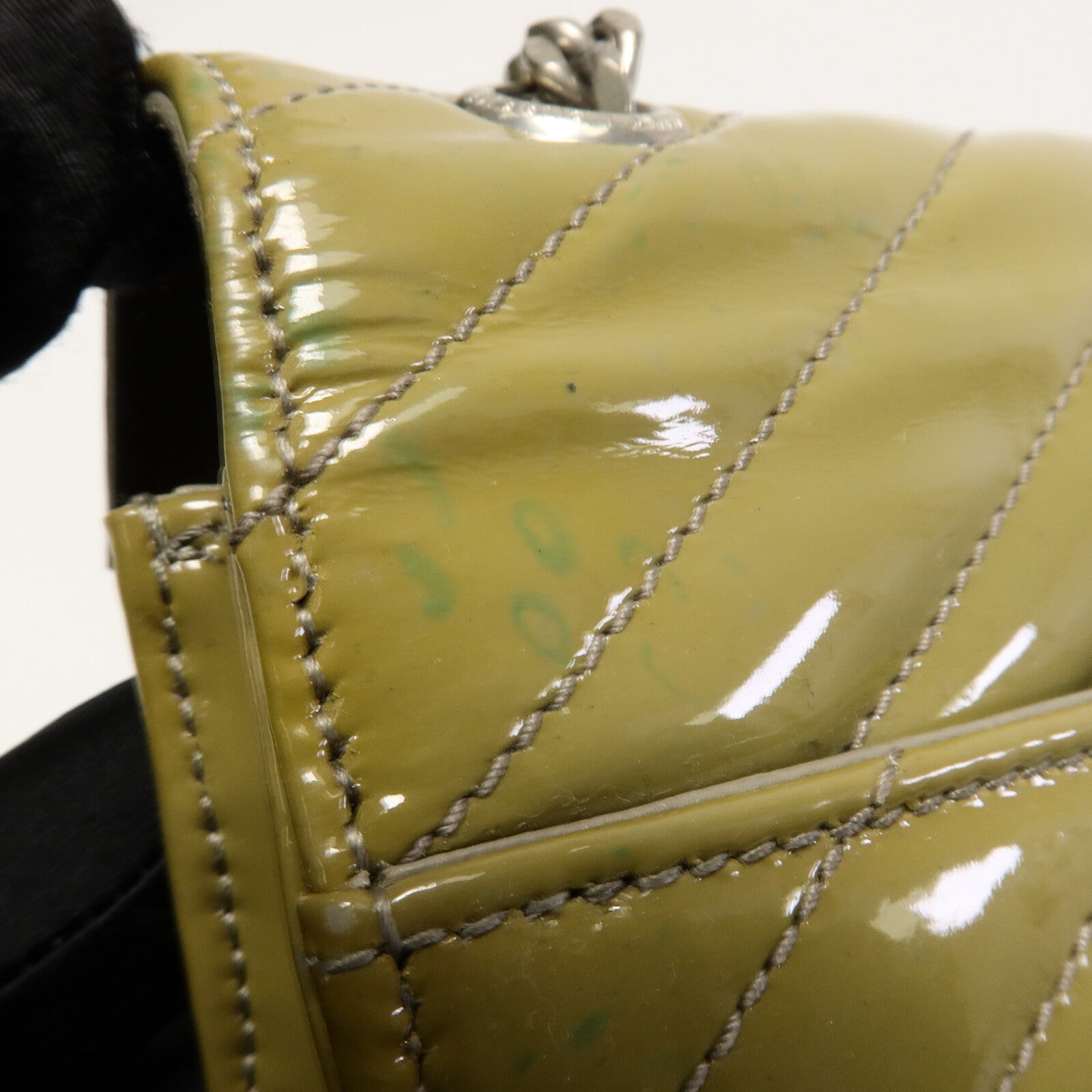 YVES SAINT LAURENT 漆皮皮革Shoulder Bag鏈帶肩背袋