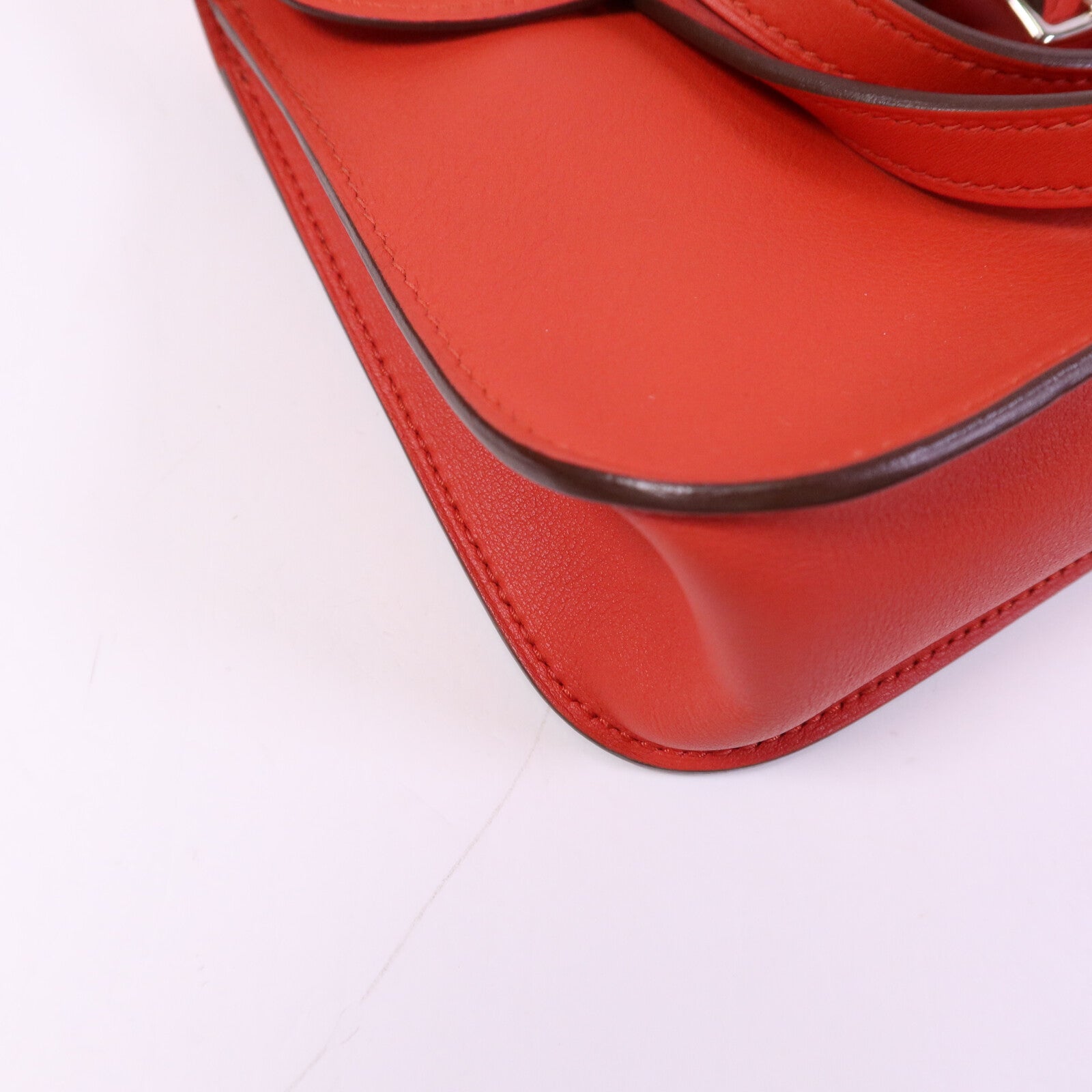 HERMES Swift皮革Halzan Mini銀扣肩背袋Rouge Tomate