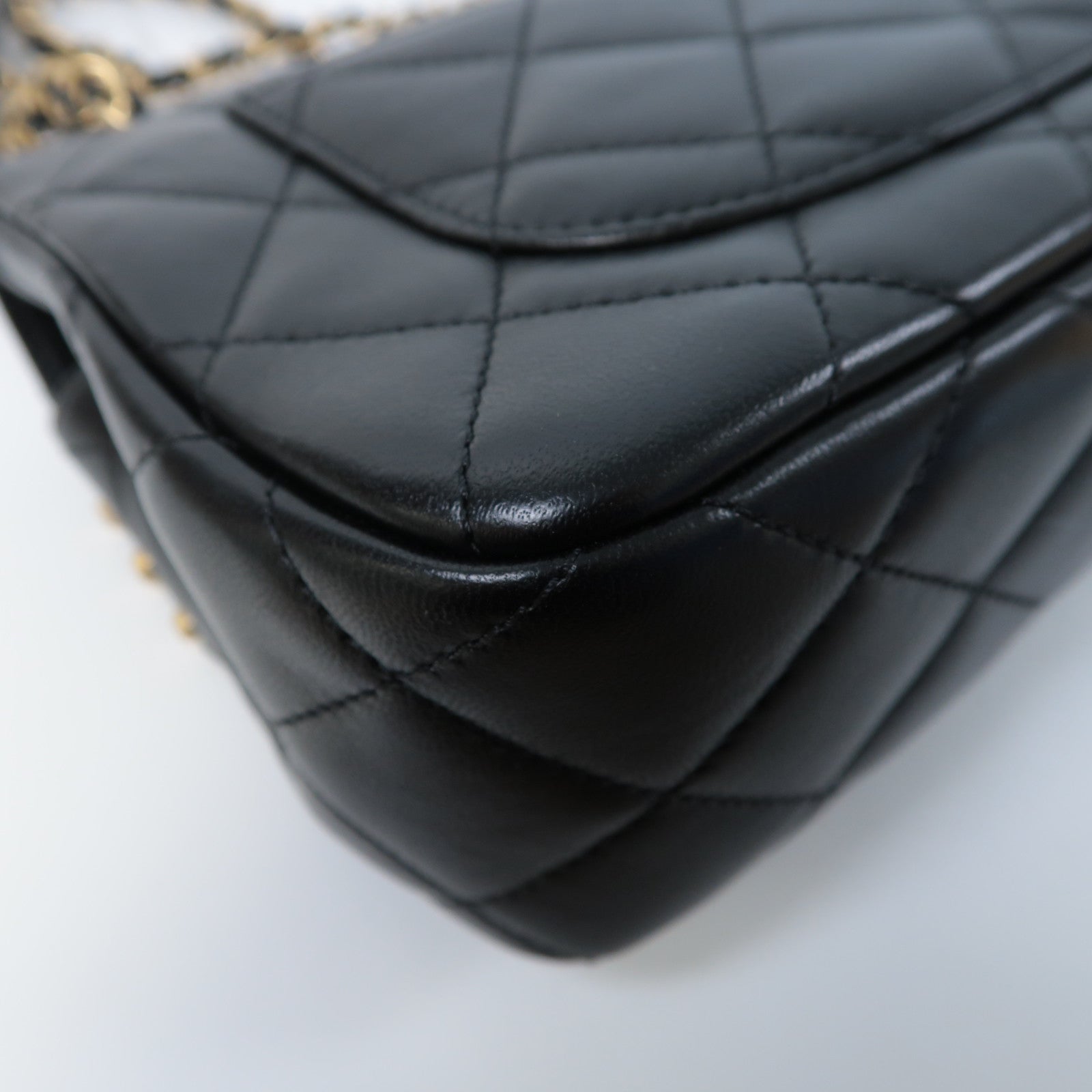 CHANEL 【激減優惠】菱格牛皮皮革Pearl Hairpin Badge Bag鏈帶肩背袋黑色