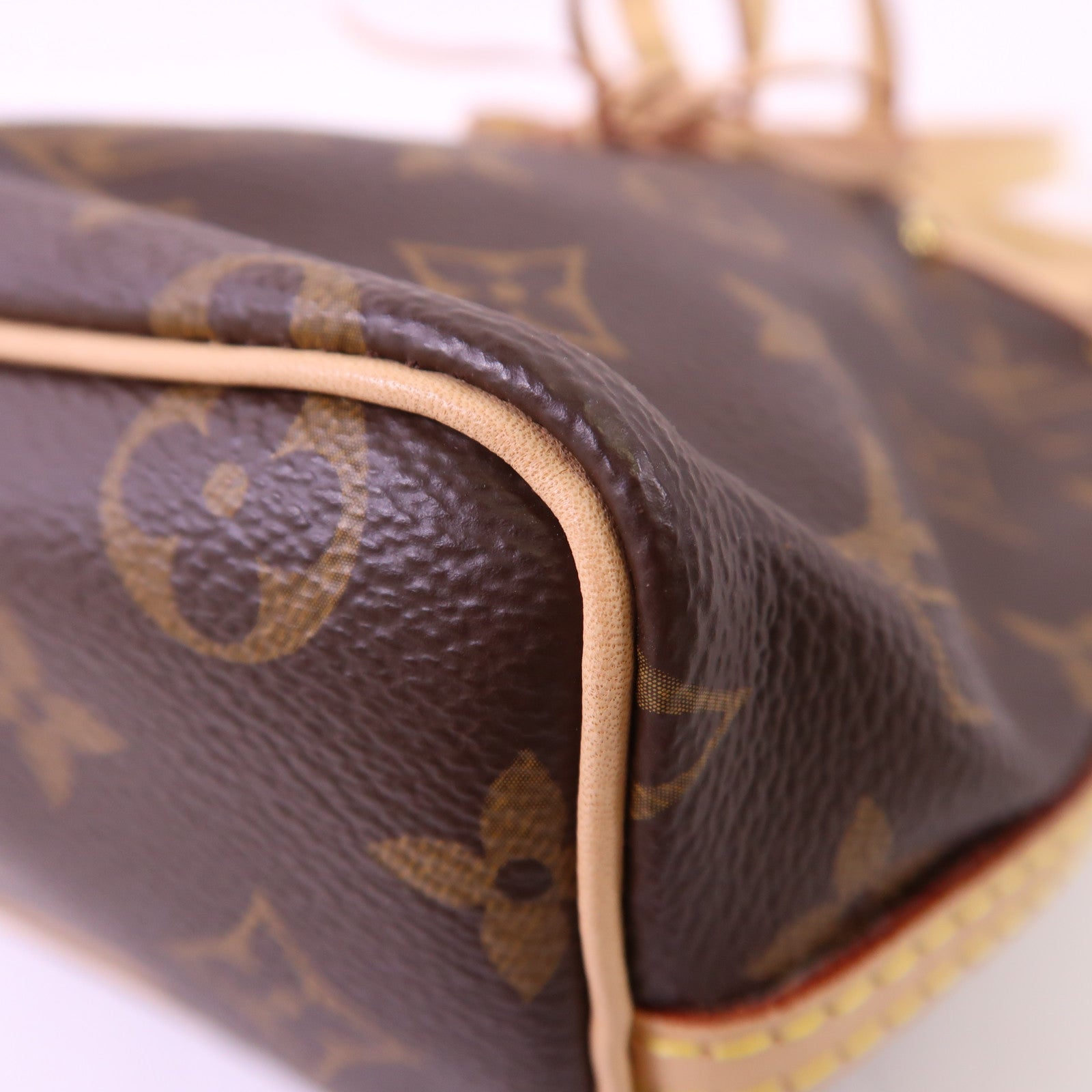LOUIS VUITTON Monogram Nano Noe金扣肩背袋