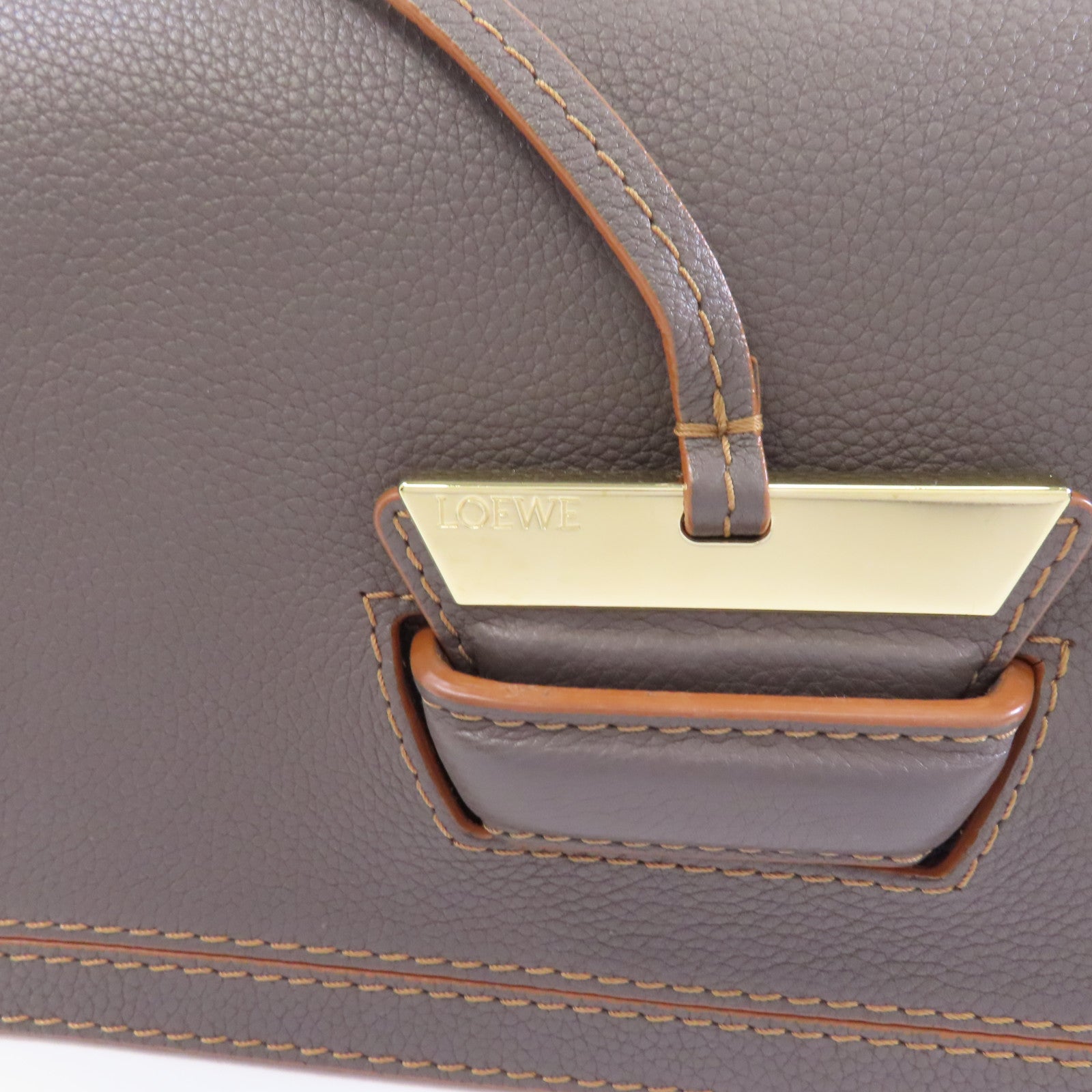 LOEWE 牛皮皮革Barcelona金扣肩背袋灰色