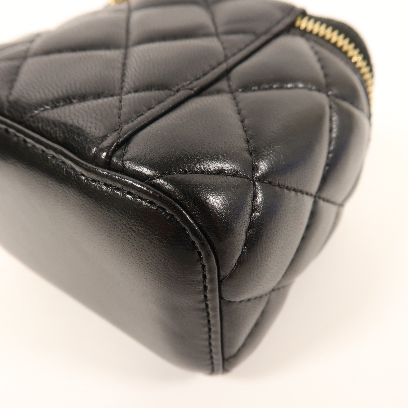 CHANEL 羊皮皮革Vanity Bag金扣鏈帶肩背袋