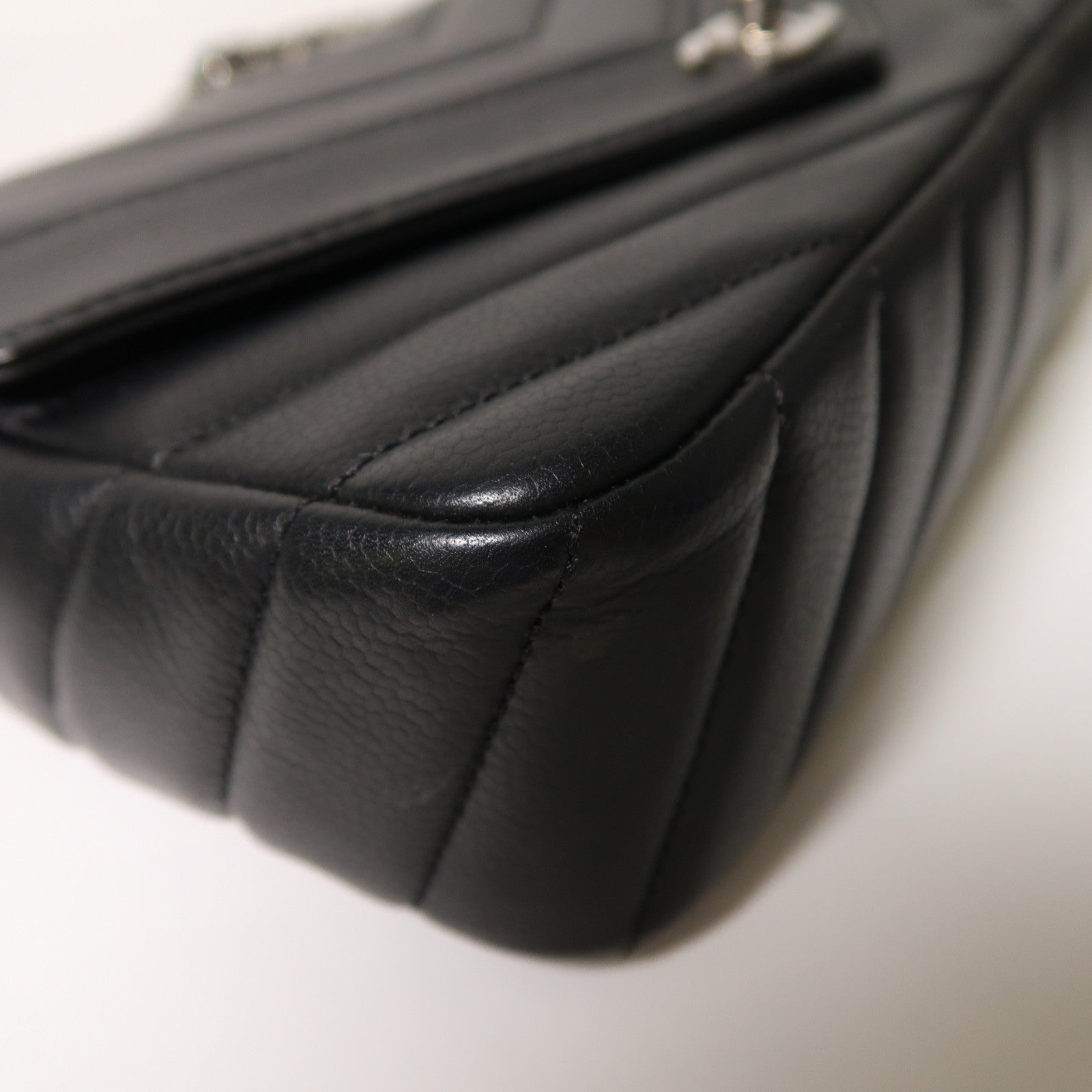 CHANEL 牛皮皮革Shoulder Bag銀扣鏈帶肩背袋黑色