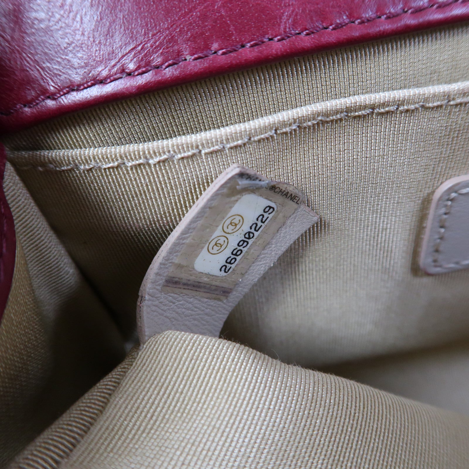 【新品未開封】CHANEL CHANCE CHANEL 【激減優惠】皮革Boy金扣鏈帶肩背袋紅色– Brand Off Hong