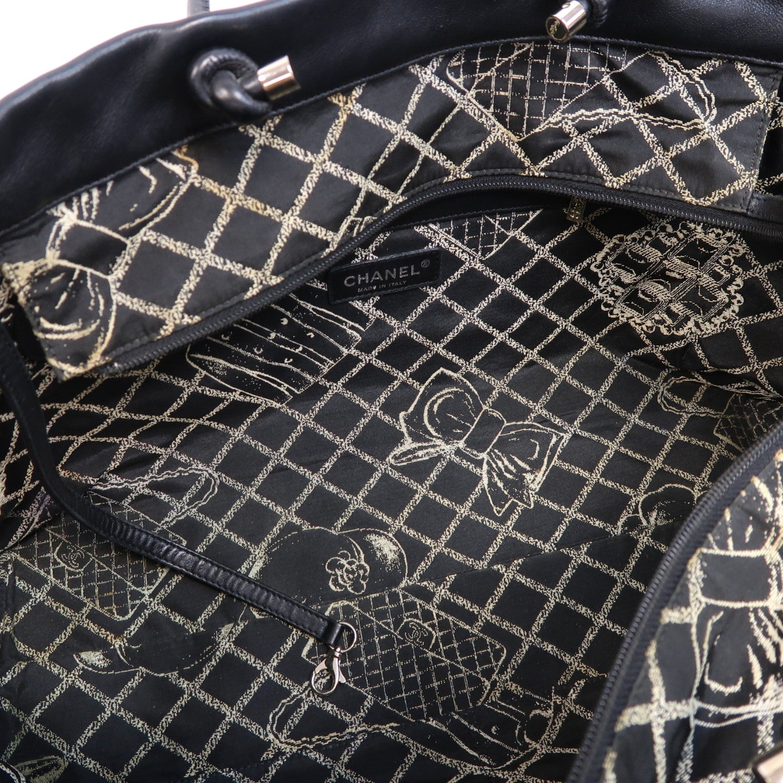 CHANEL 【激減優惠】牛皮皮革Handbag銀扣手挽袋黑色