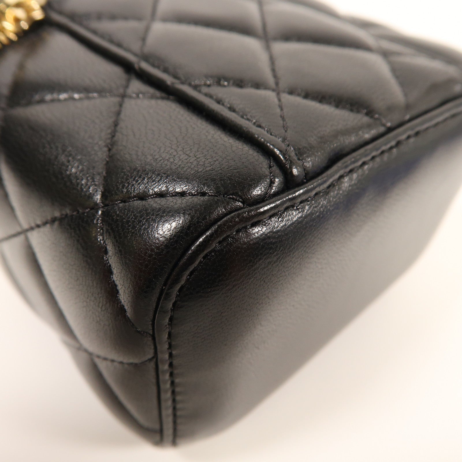 CHANEL 羊皮皮革Vanity Bag金扣鏈帶肩背袋
